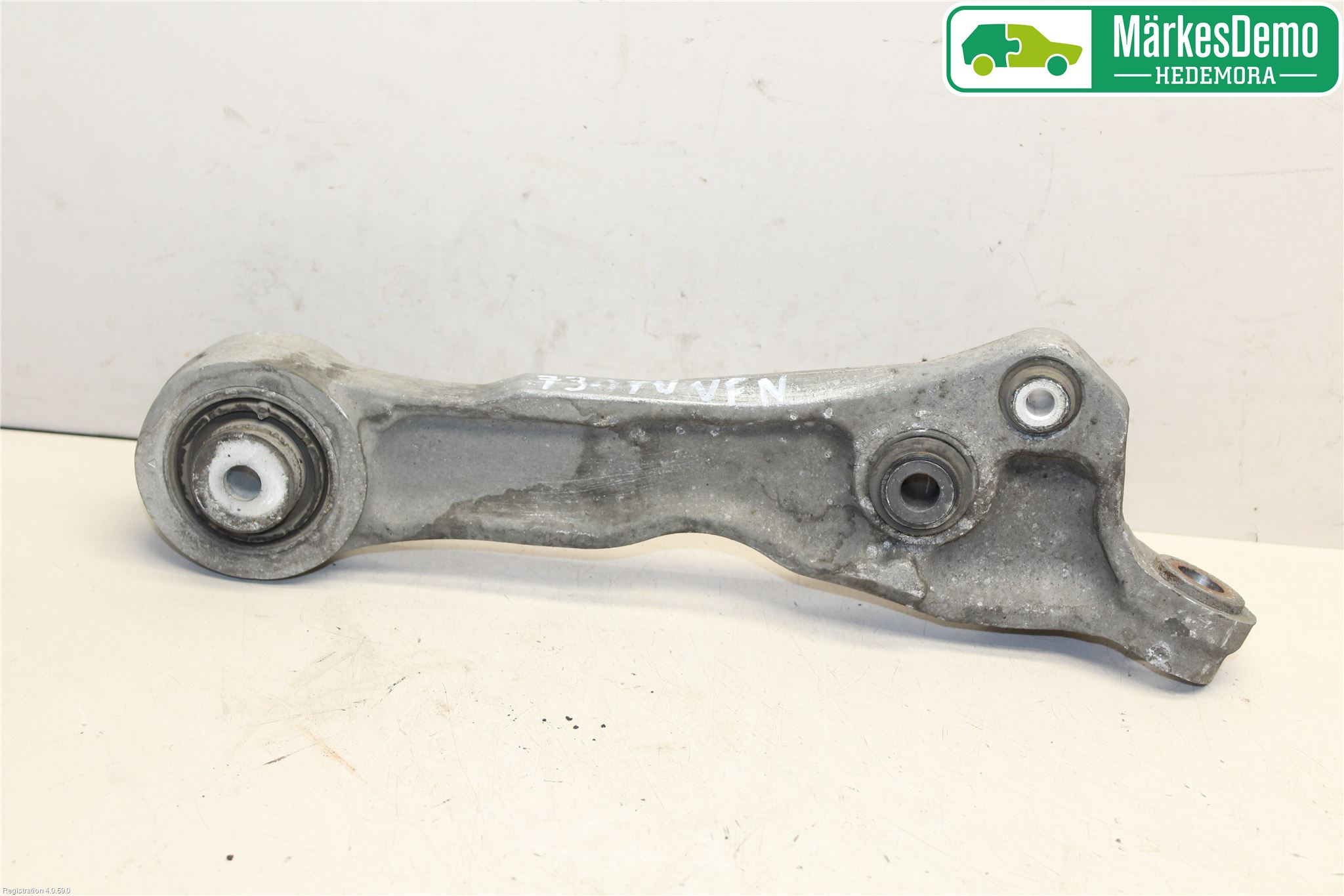 Jaguar XF 08-15 Bärarm Fram Undre Vä