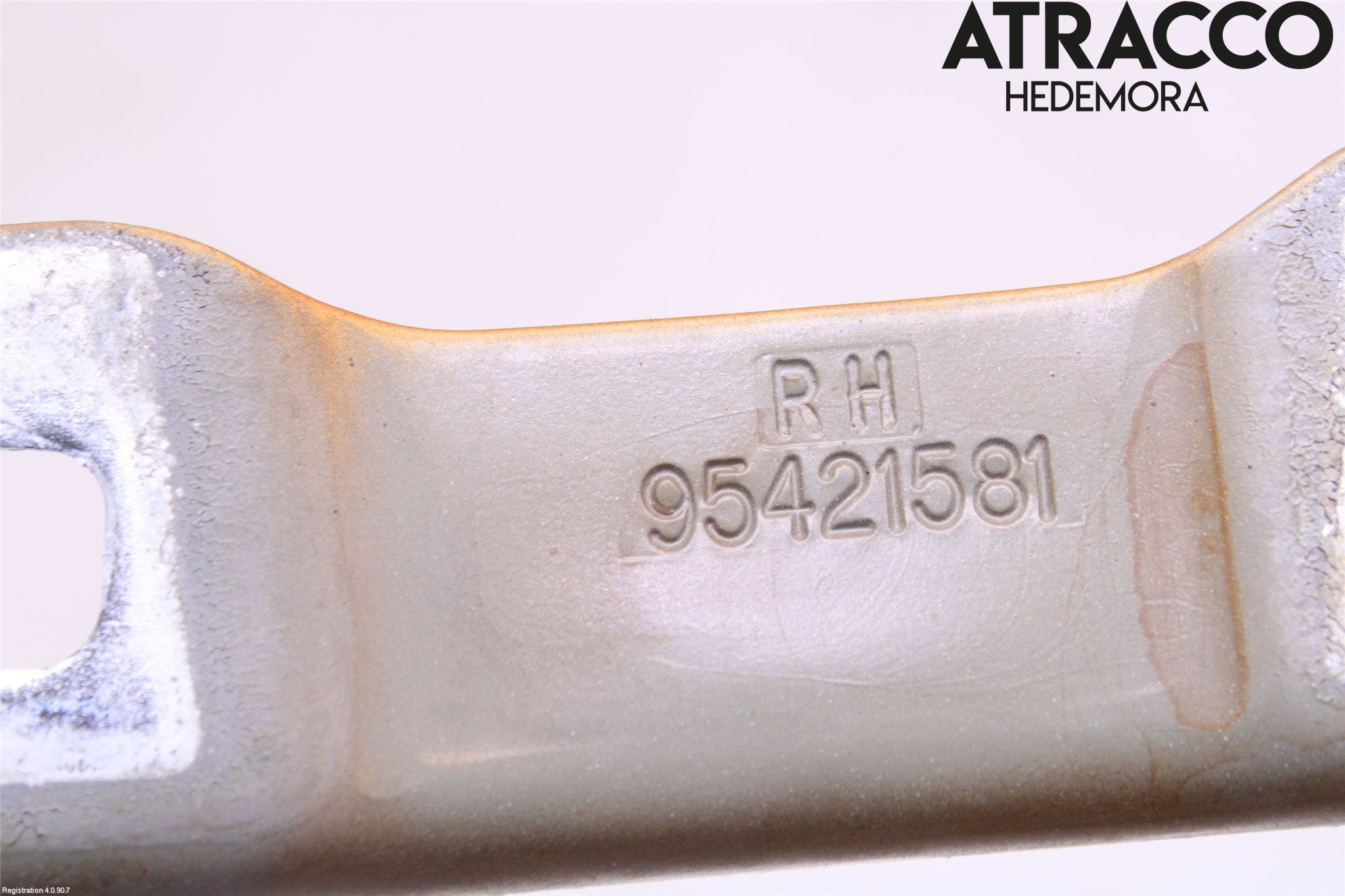 Opel MOKKA 13-20 Huvgångjärn