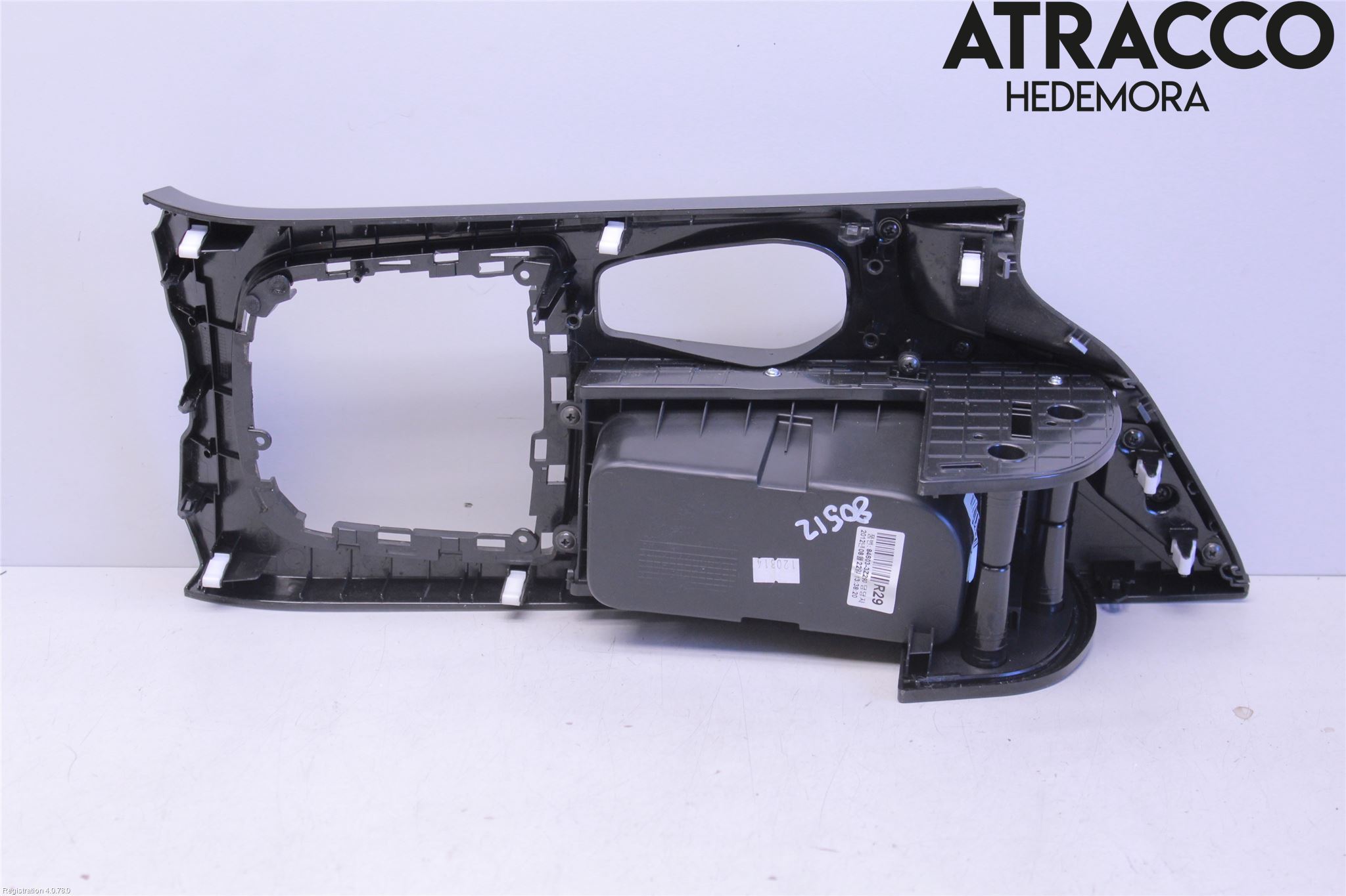 Hyundai i40 08-15 Instrumentkonsoll Mitt