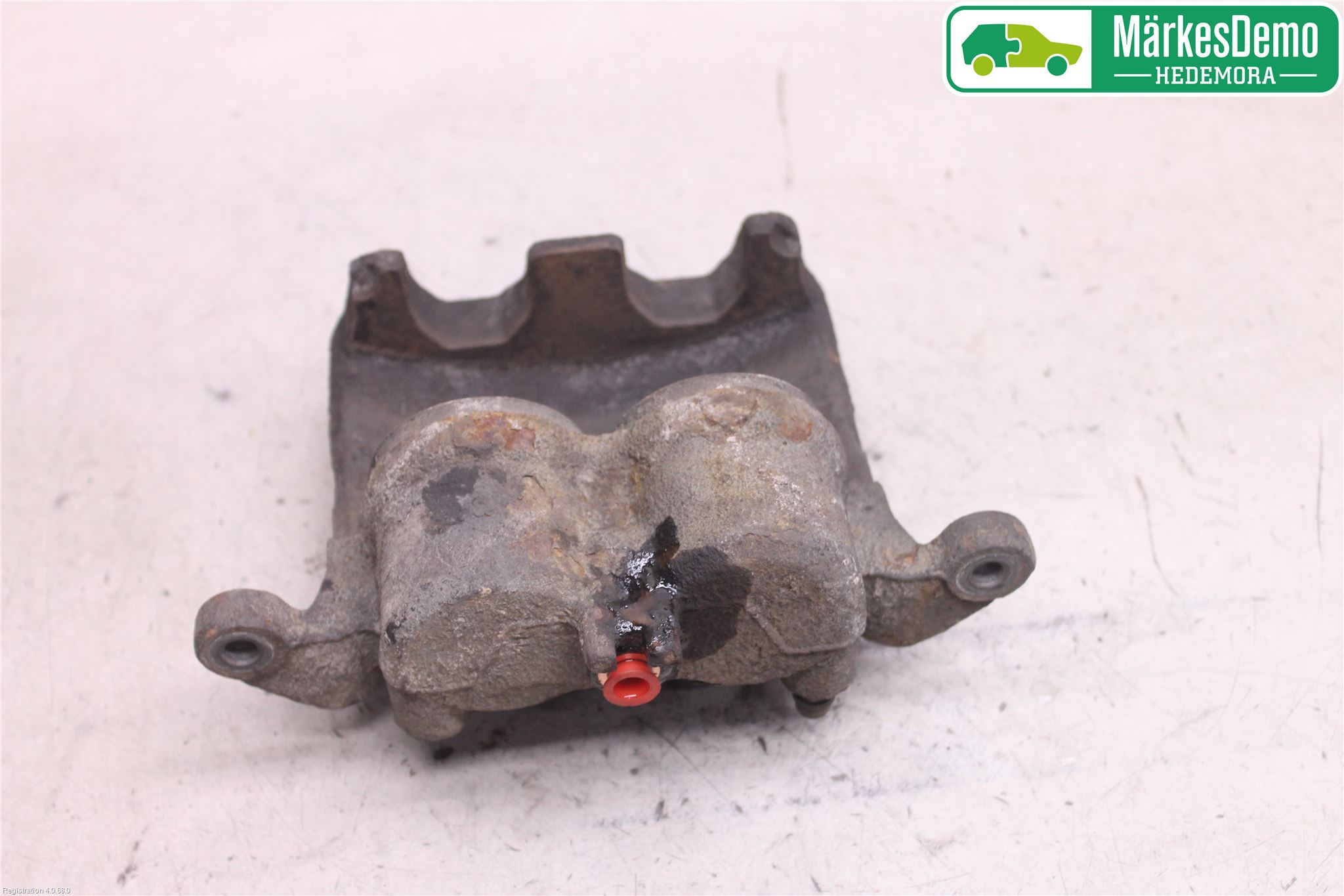 Nissan NAVARA 05-16 Bromsok Fram Höger