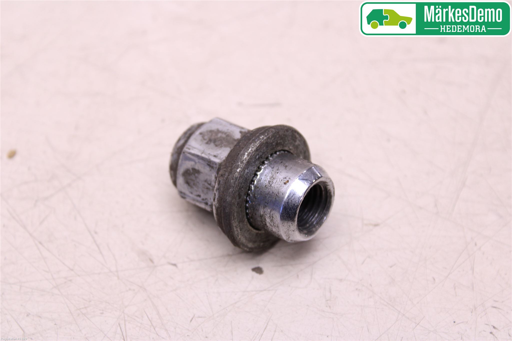 Toyota YARIS XP130 15-20 Hjulmutter-Bult-Sats