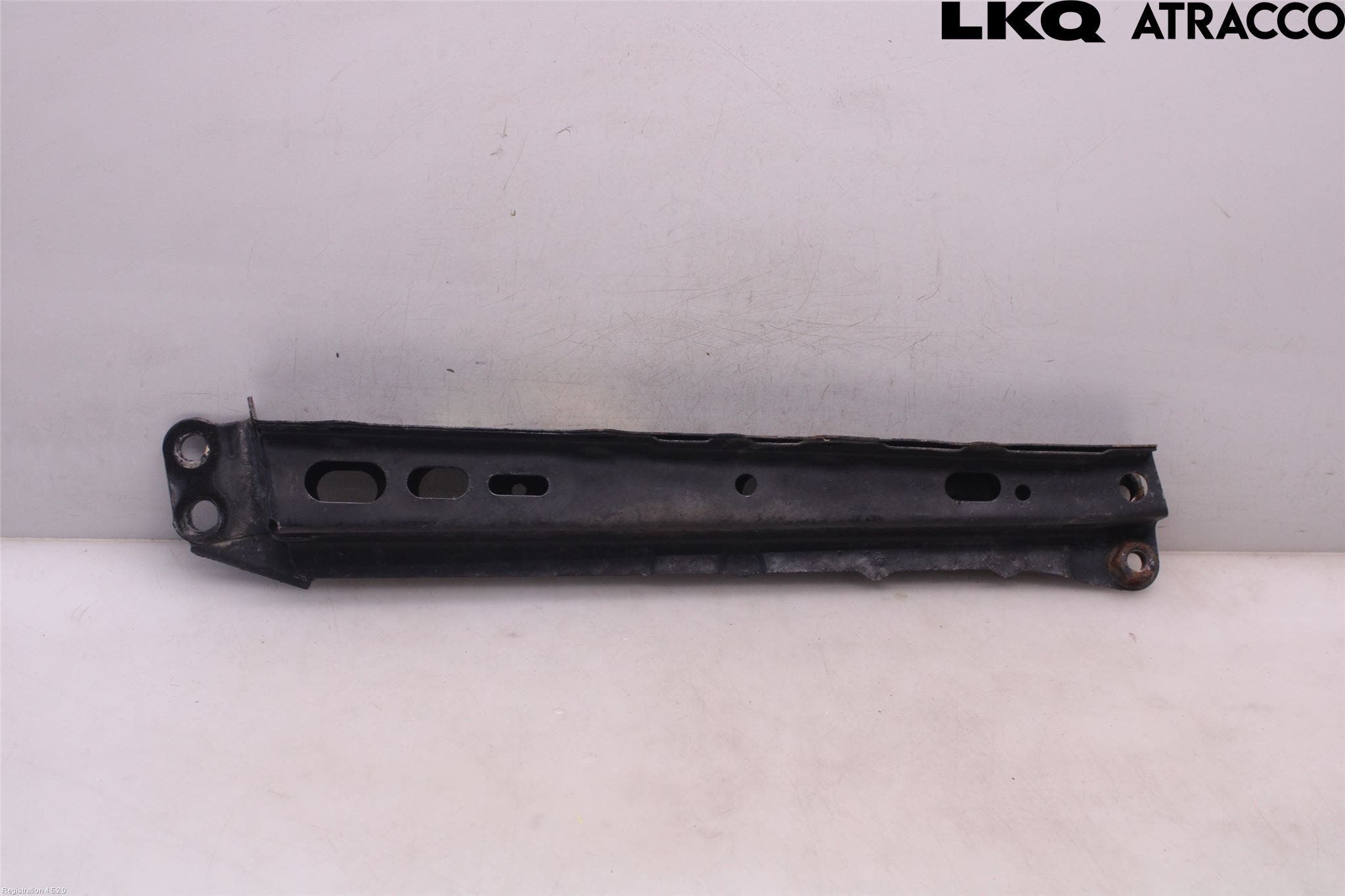 Toyota AURIS 13-19 Framvagnsbalk