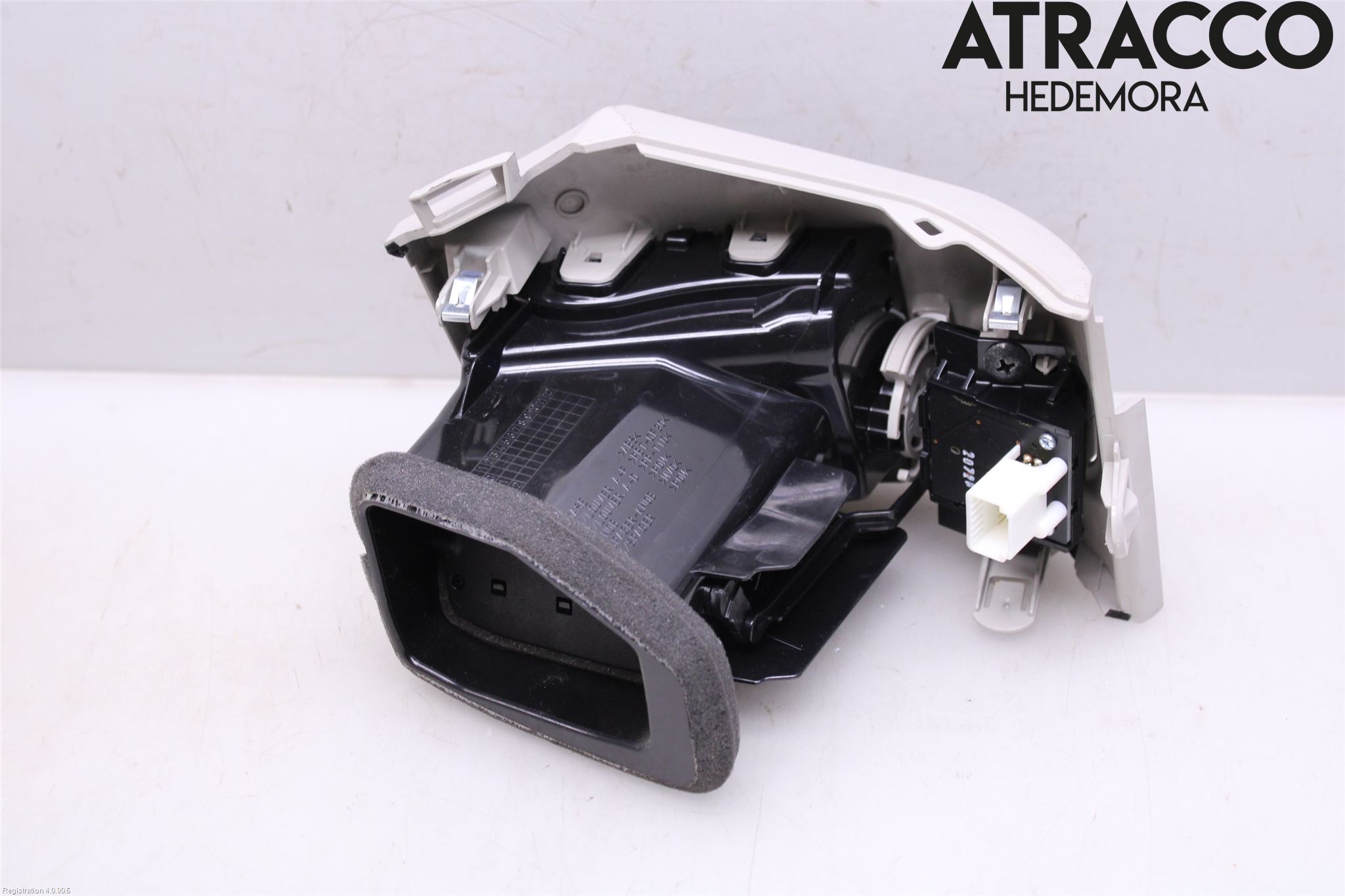 Nissan LEAF 11-17 Defrosterkanal-Munstycke