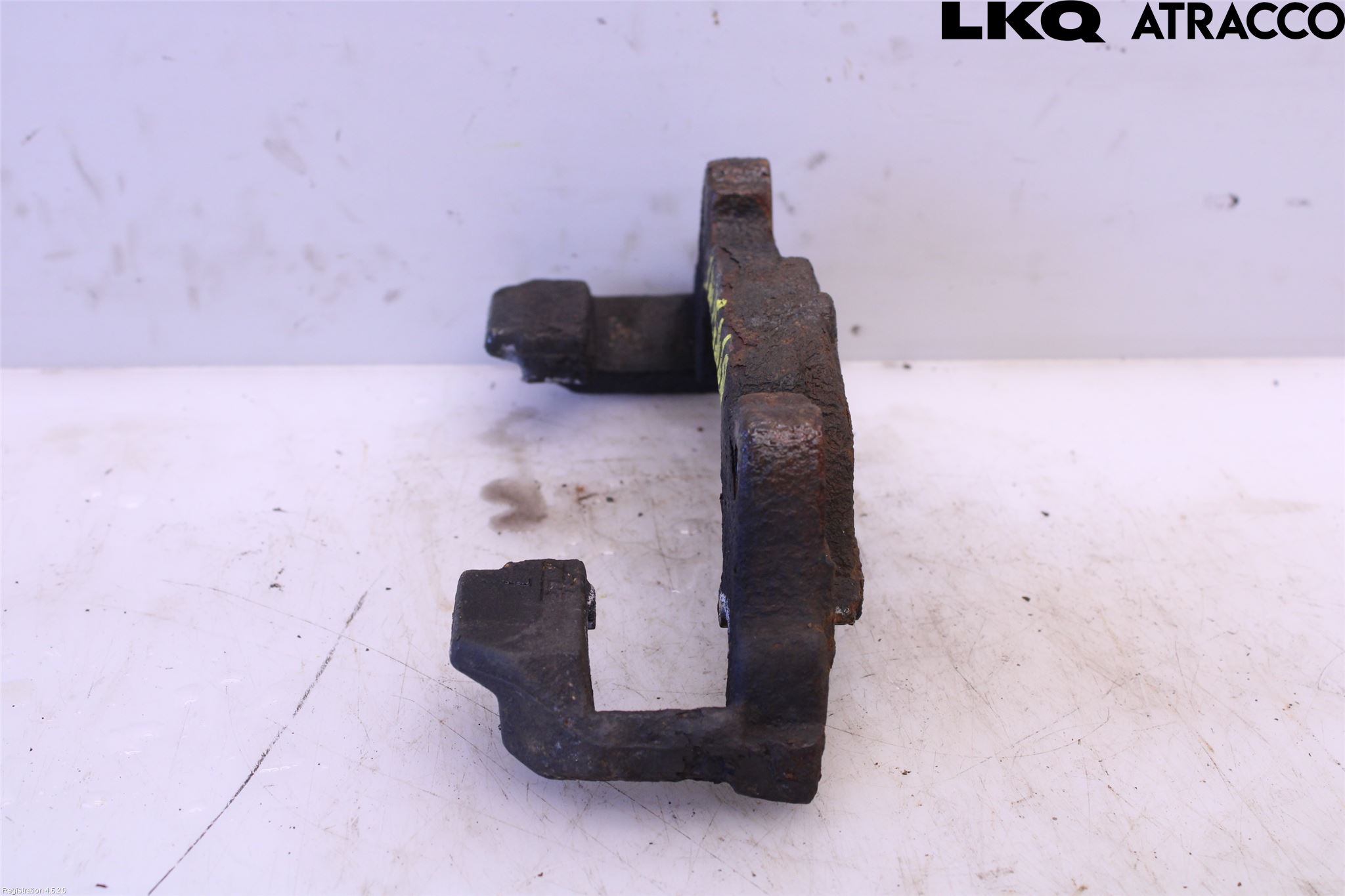 Volkswagen VW CADDY      04-10 Bromsokshållare