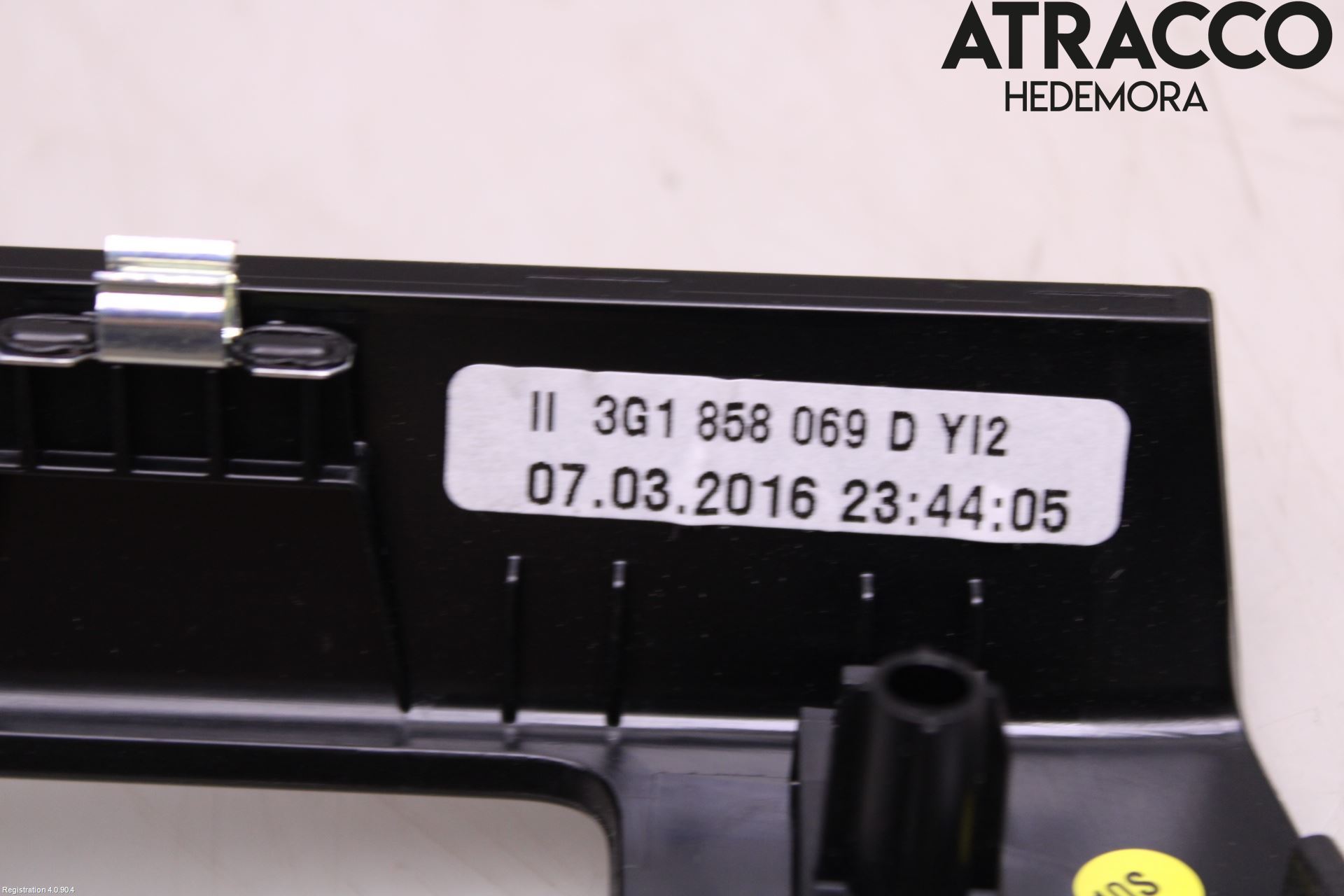 Volkswagen VW PASSAT 15-19 Instrument-Radio Sarg