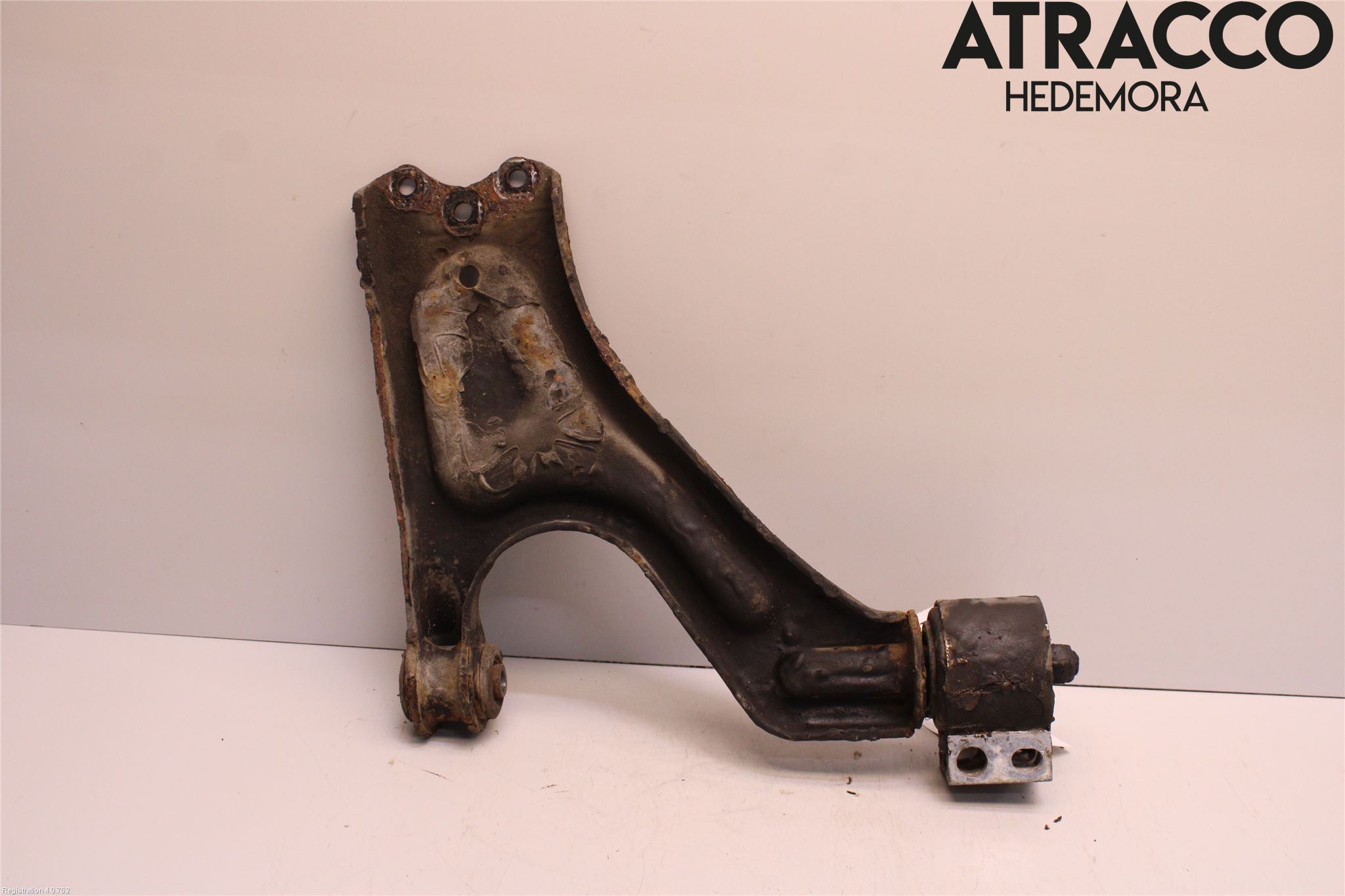 Saab 9-5 -05 Bärarm Fram Undre Vä