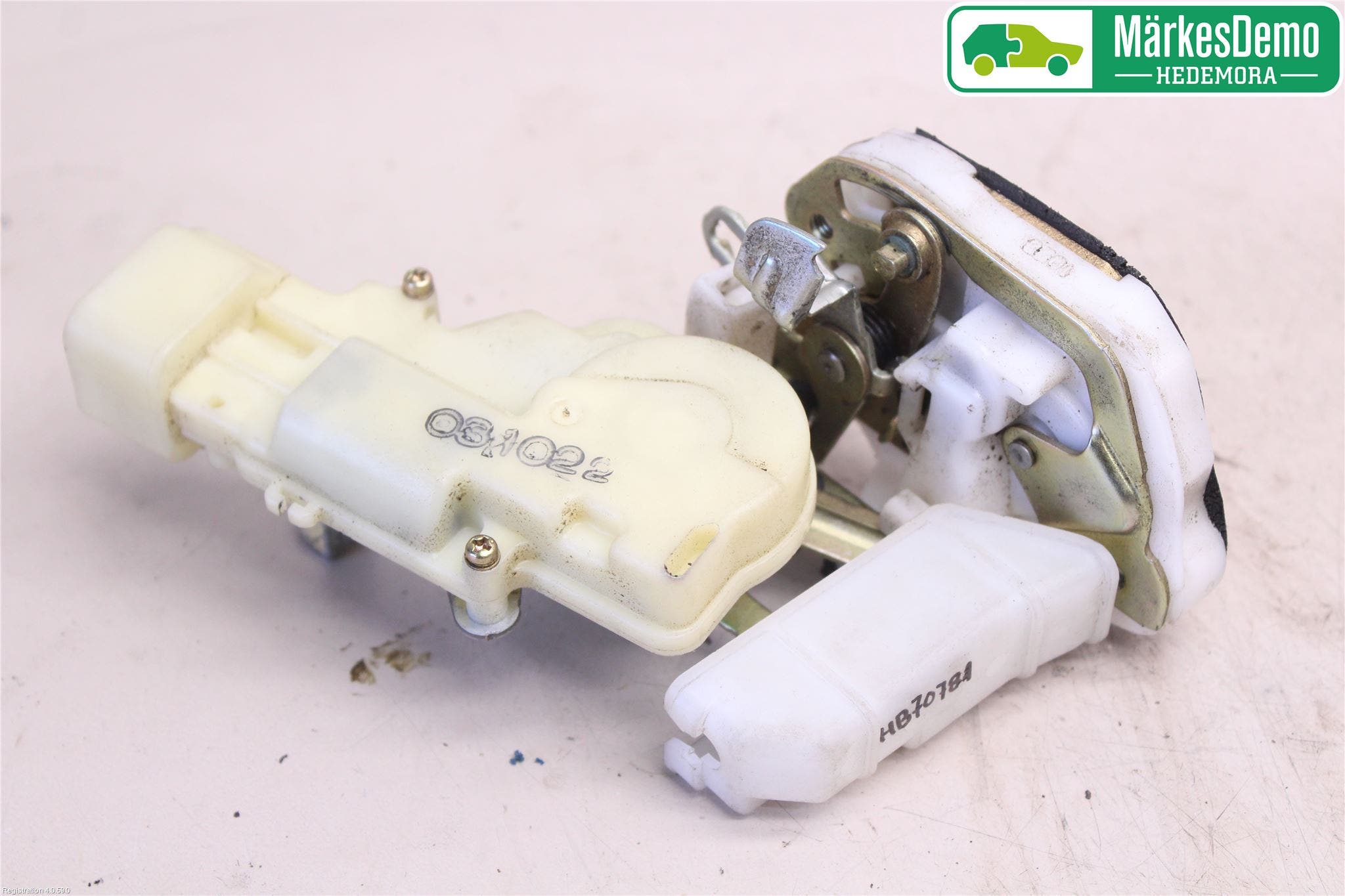 Toyota YARIS P1 03-05 Låskista-Dörrlås