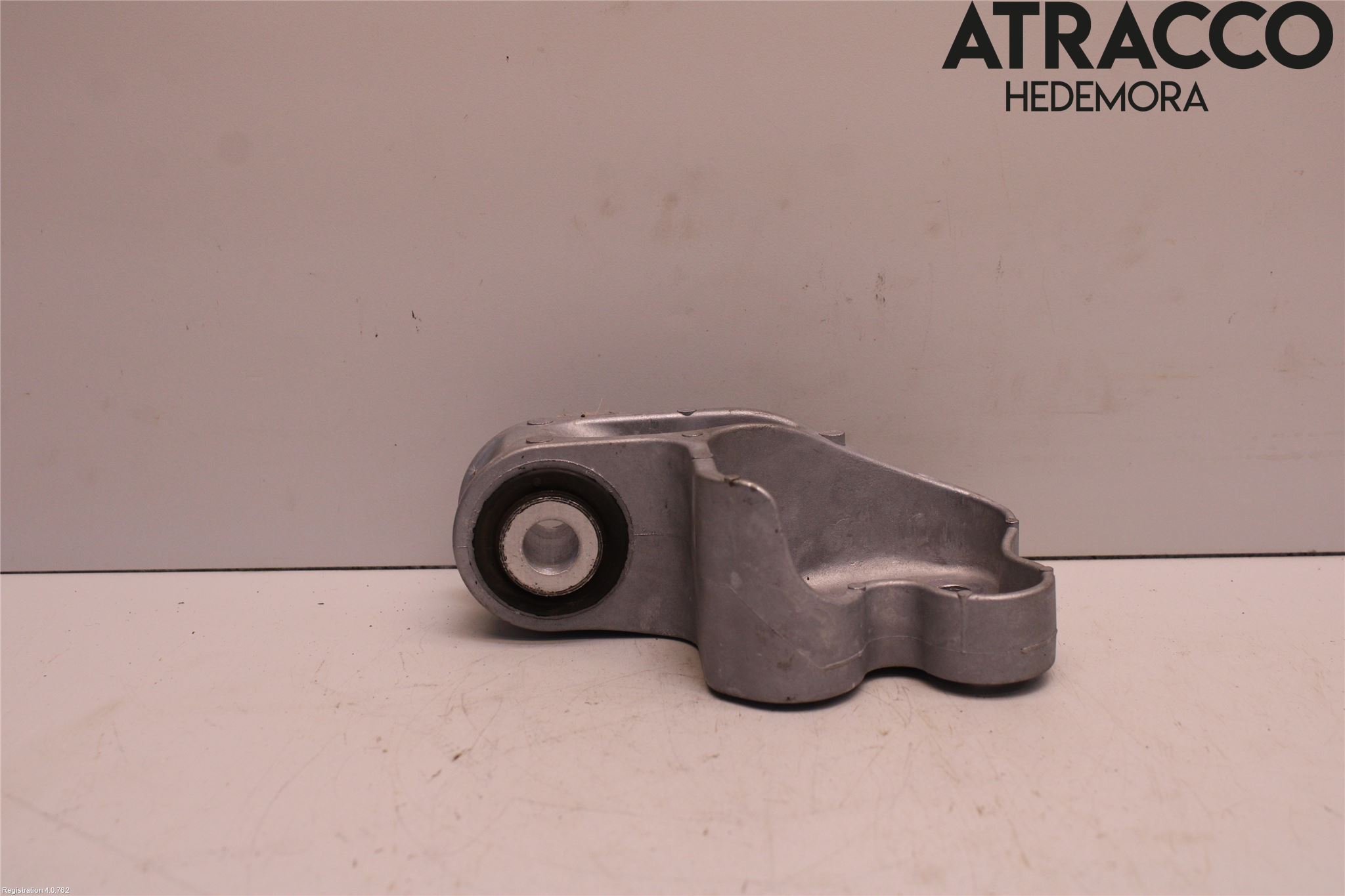 Lexus UX/300e 19- Motorfäste