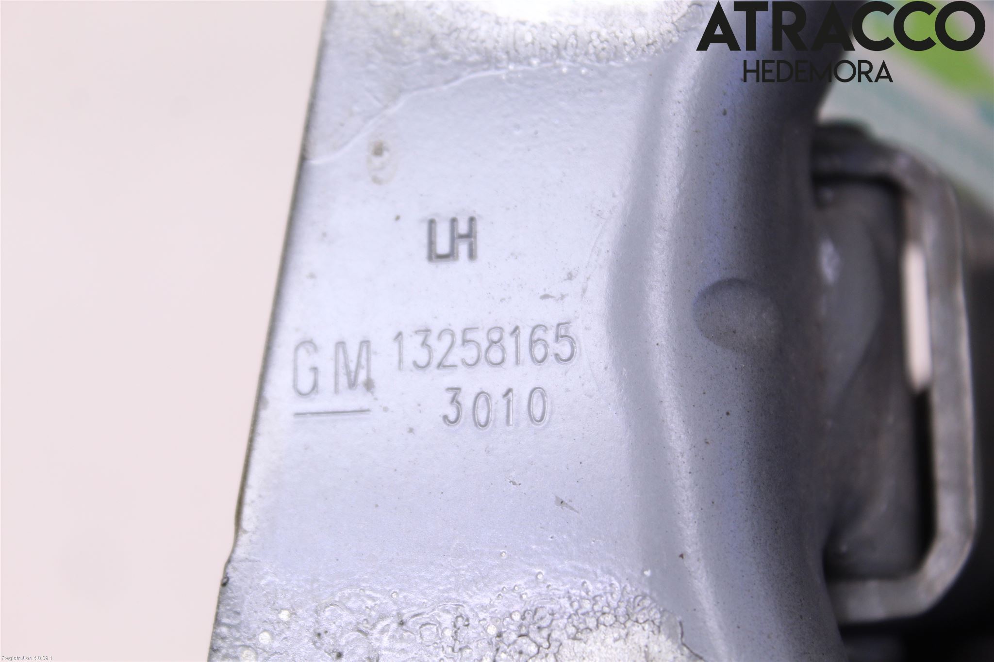 Opel ASTRA J 10-15 Bakluckegångjärn Vä