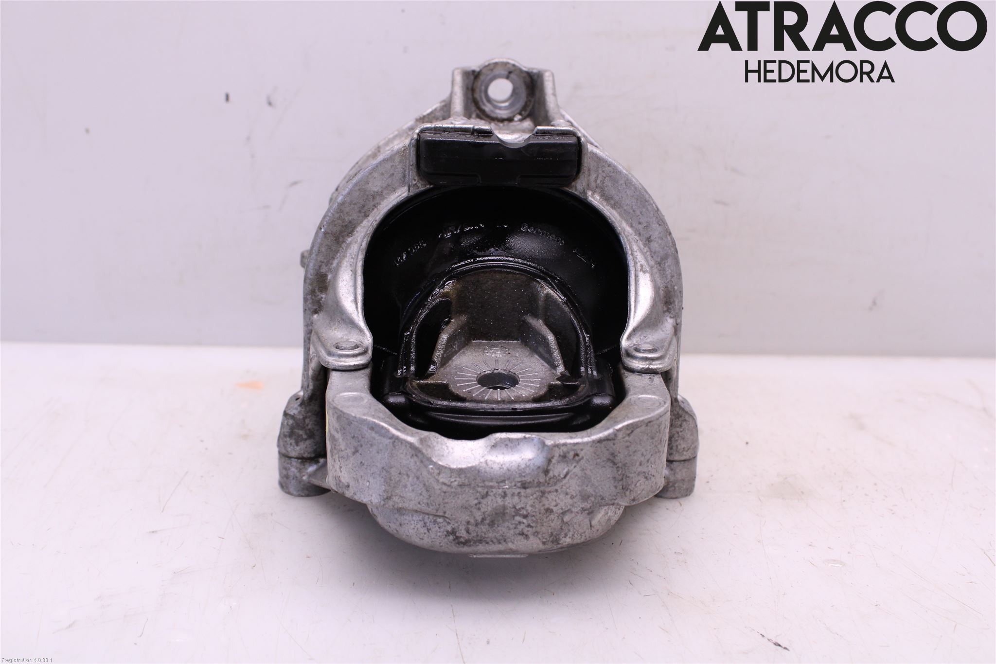 Audi A6 F2/C8 19- Motorfäste