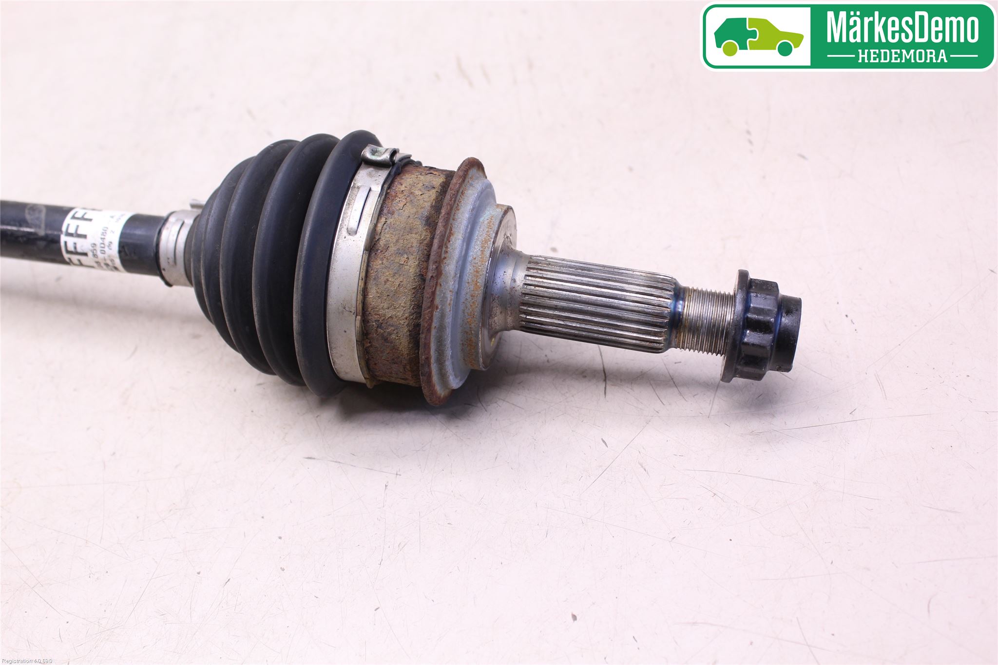 Toyota YARIS XP130 15-20 Drivaxel Fram Vänster