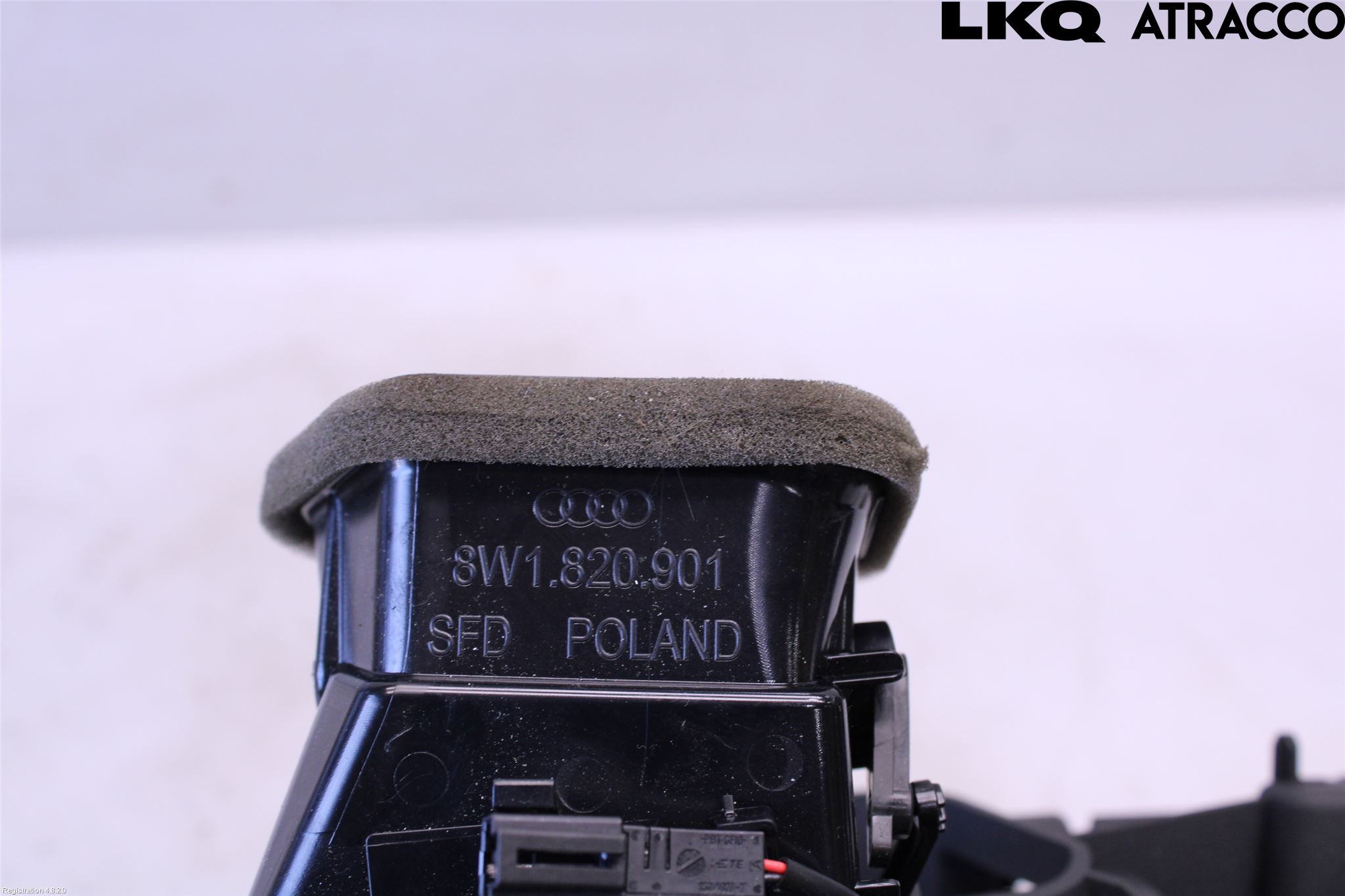 Audi A4/S4 B9 16-19 Defrosterkanal-Munstycke