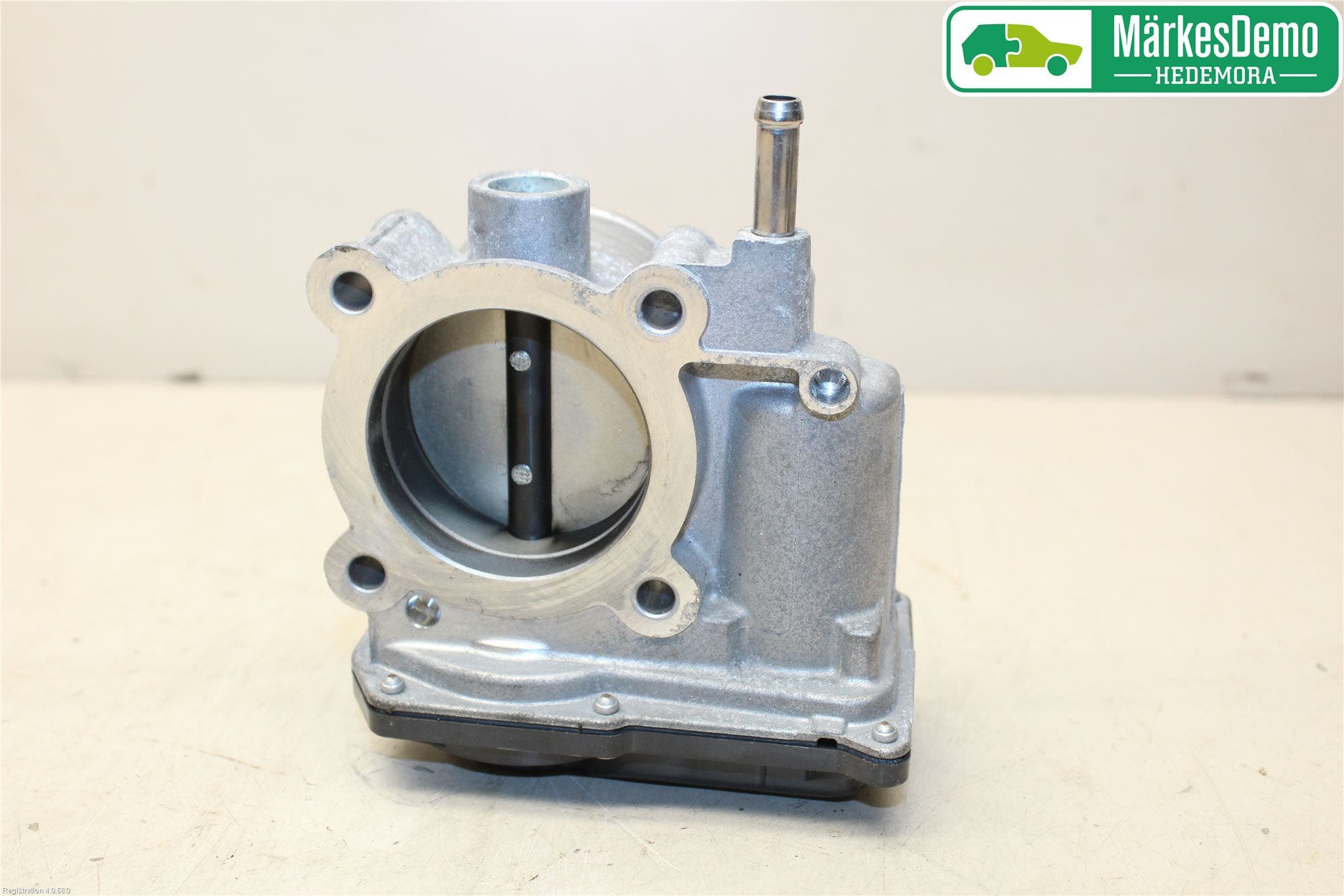 Toyota AVENSIS 09-15 Injspjällhus