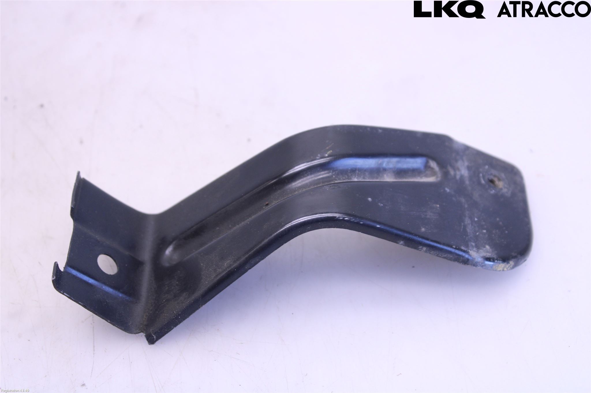 Volkswagen VW PASSAT 01-05 Skärmfäste Fram Vä