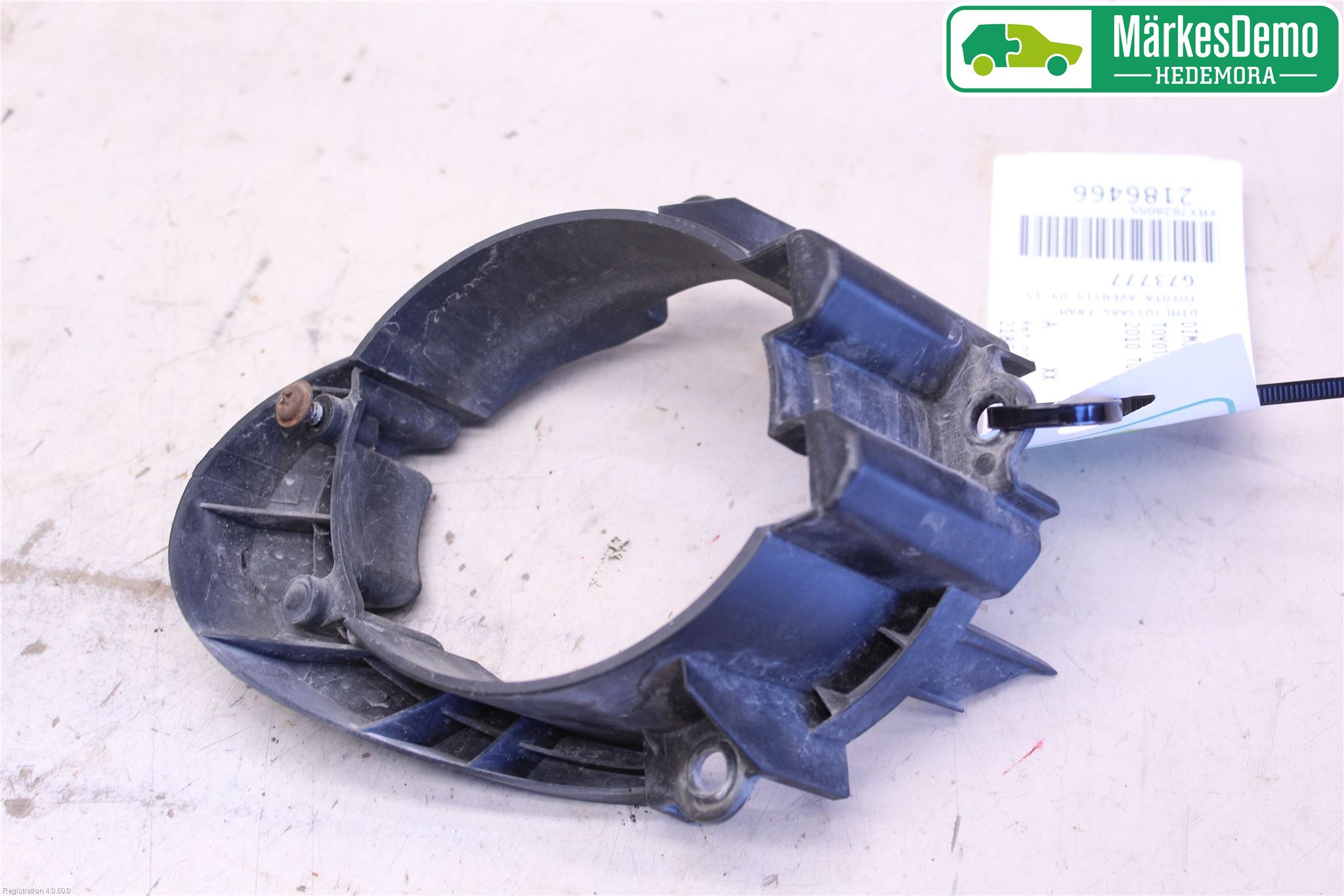 Toyota AVENSIS 09-15 Dimljussarg Fram