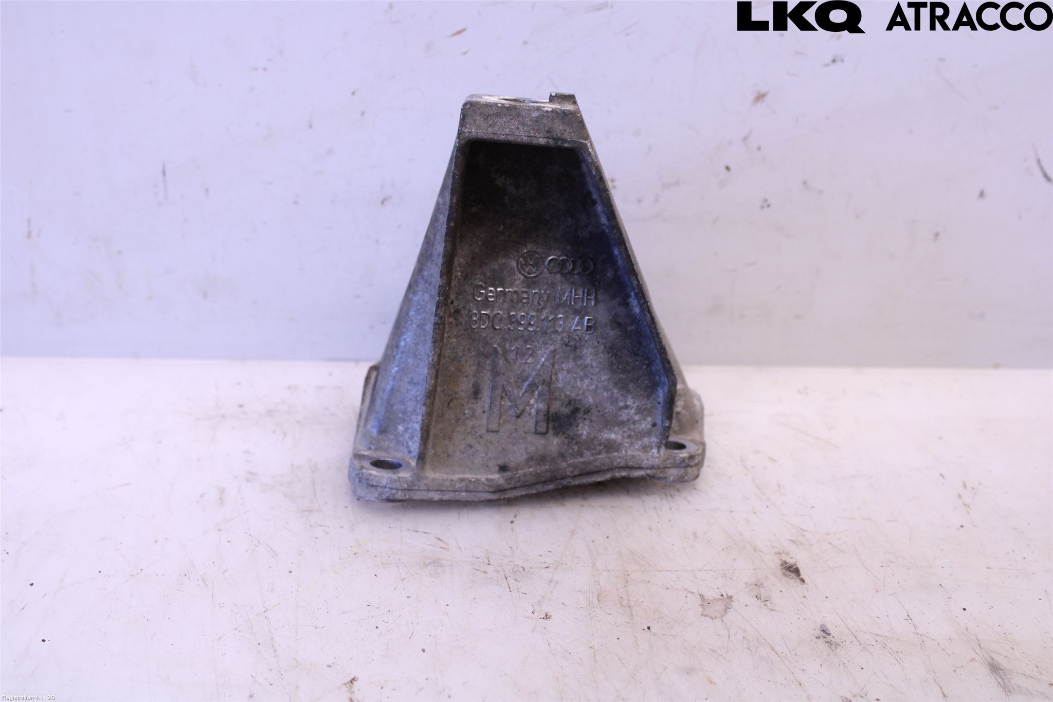 Audi A4/S4 99B-00 Växellådsfäste