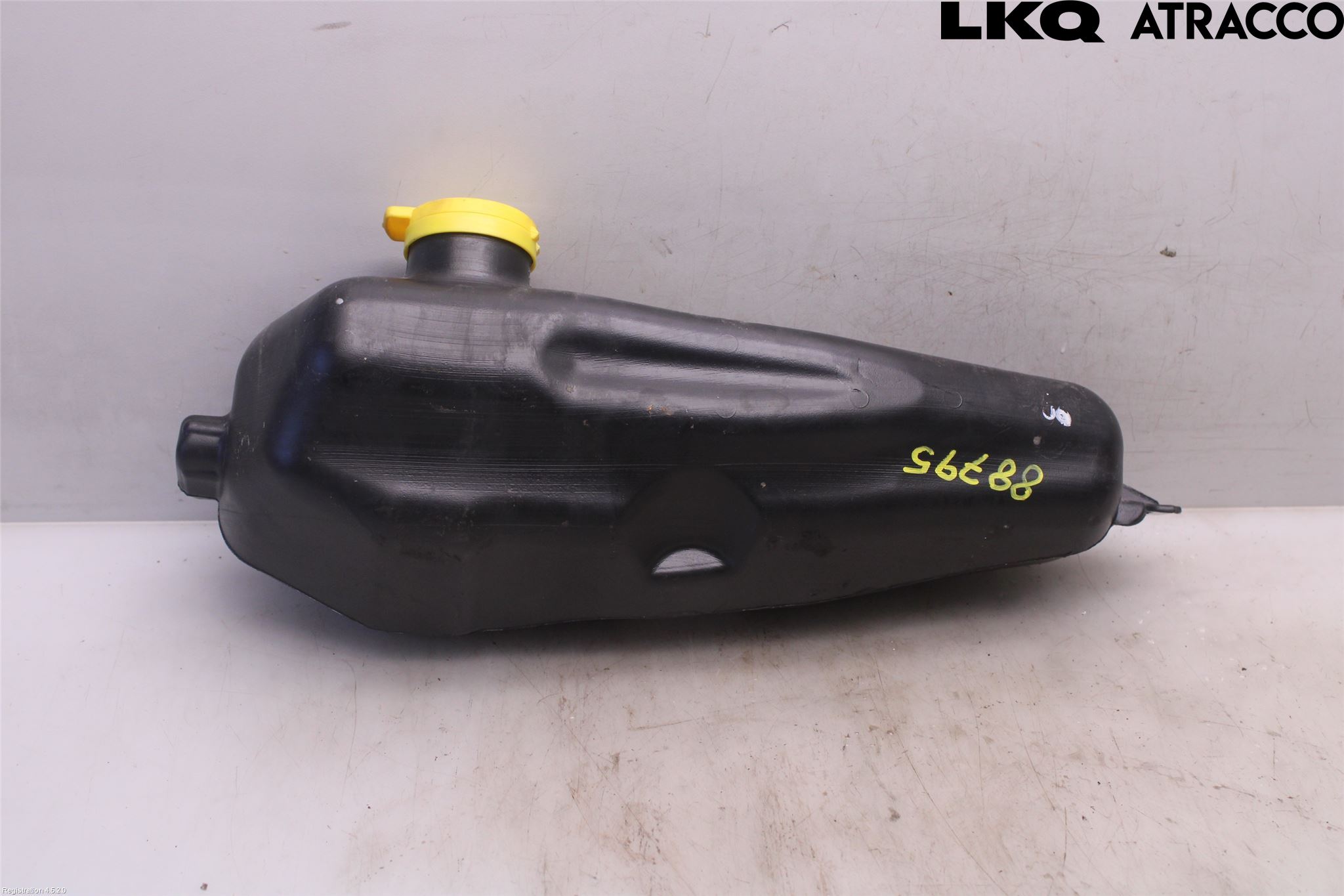 Dacia DUSTER 18-24 Spolartank Vindruta