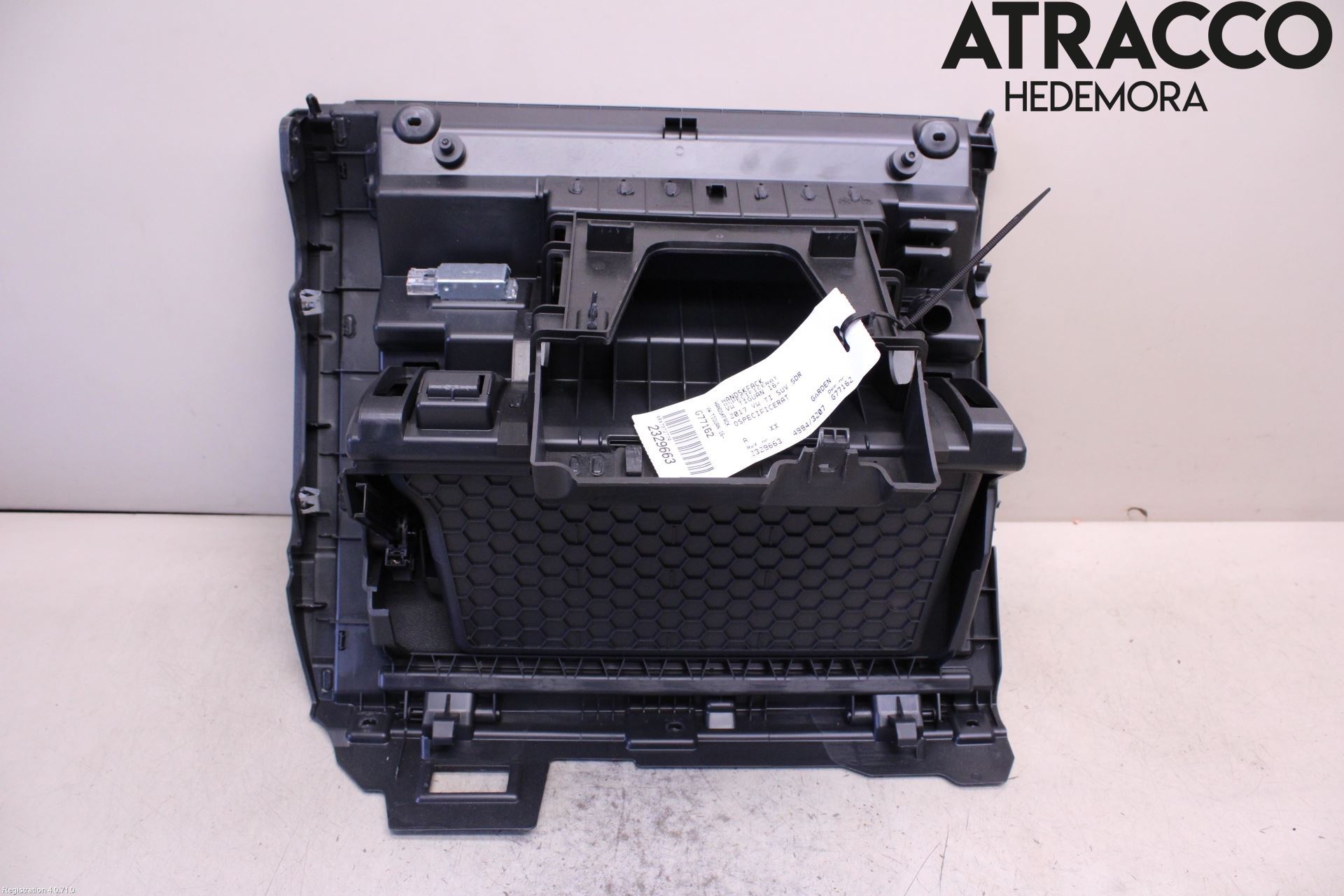 Volkswagen VW TIGUAN 16-24 Handskfack