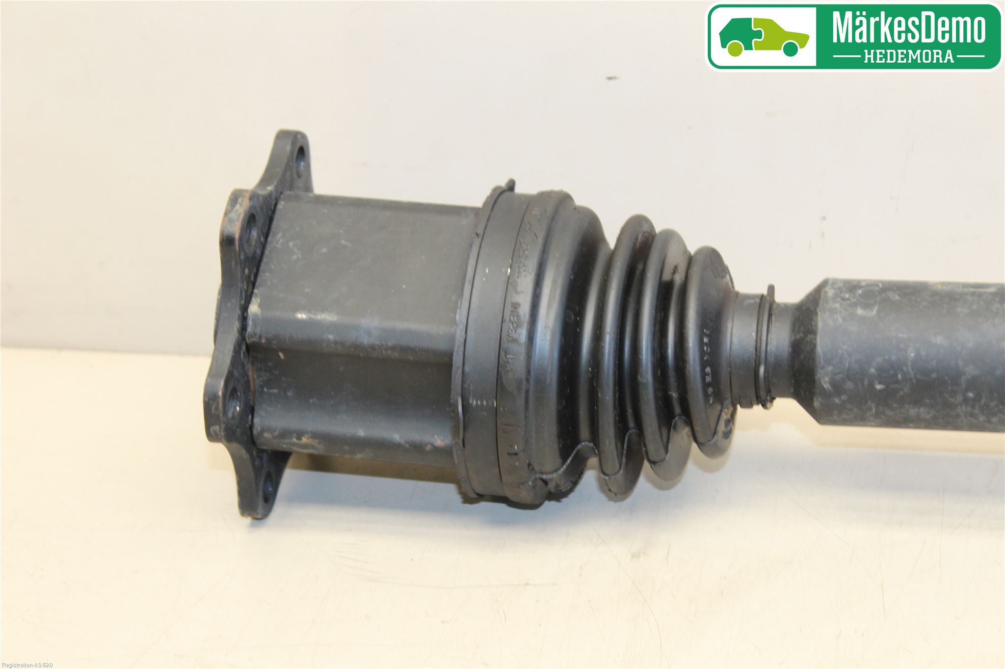 Volkswagen VW PASSAT 11-14 Drivaxel Fram Höger