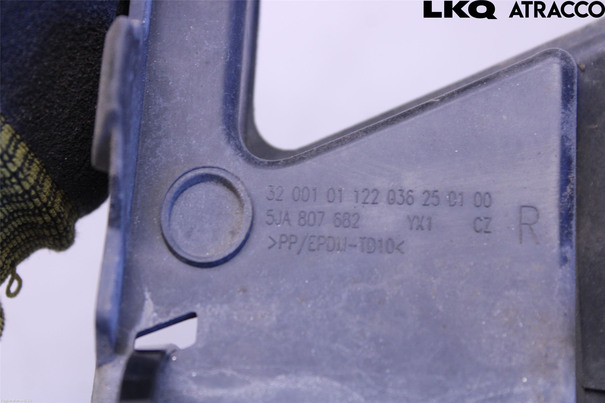 Skoda RAPID Dimljussarg Fram