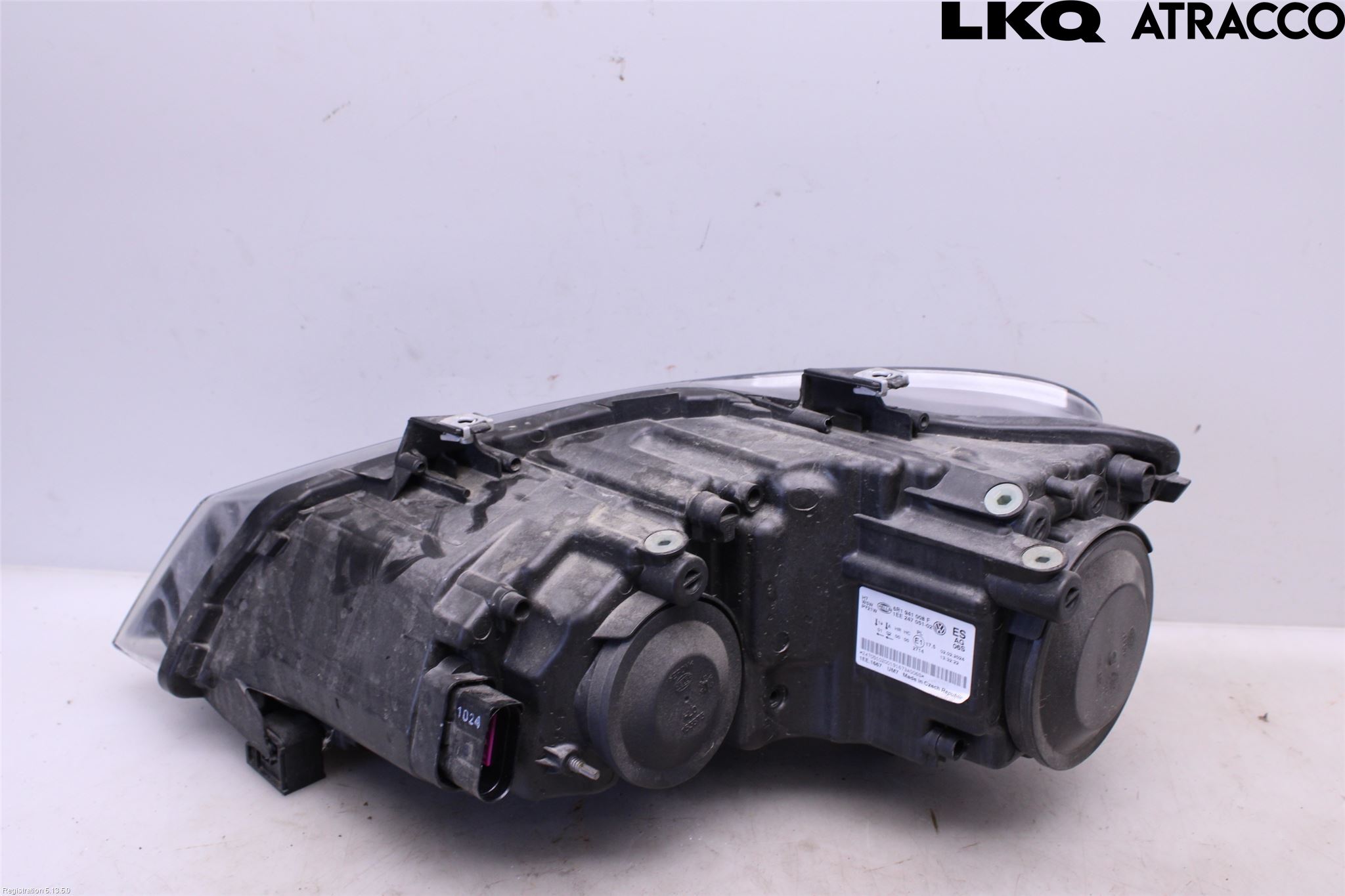 Volkswagen VW POLO 10-17 Strålkastare Höger