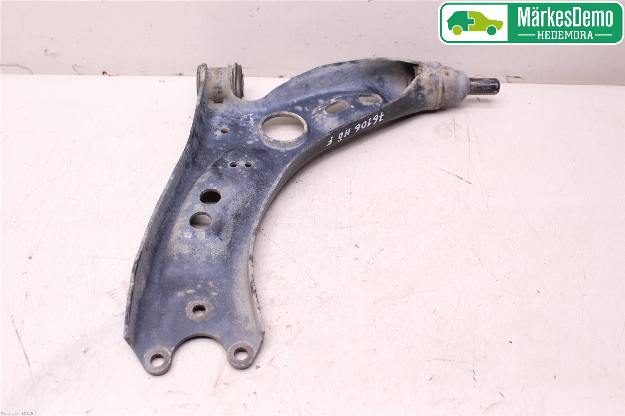 Volkswagen VW PASSAT 11-14 Bärarm Fram Undre Hö