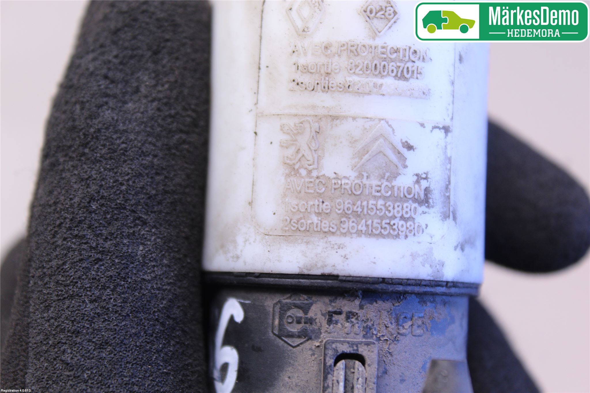 Renault TRAFIC   02-14 Spolarpump Vindruta