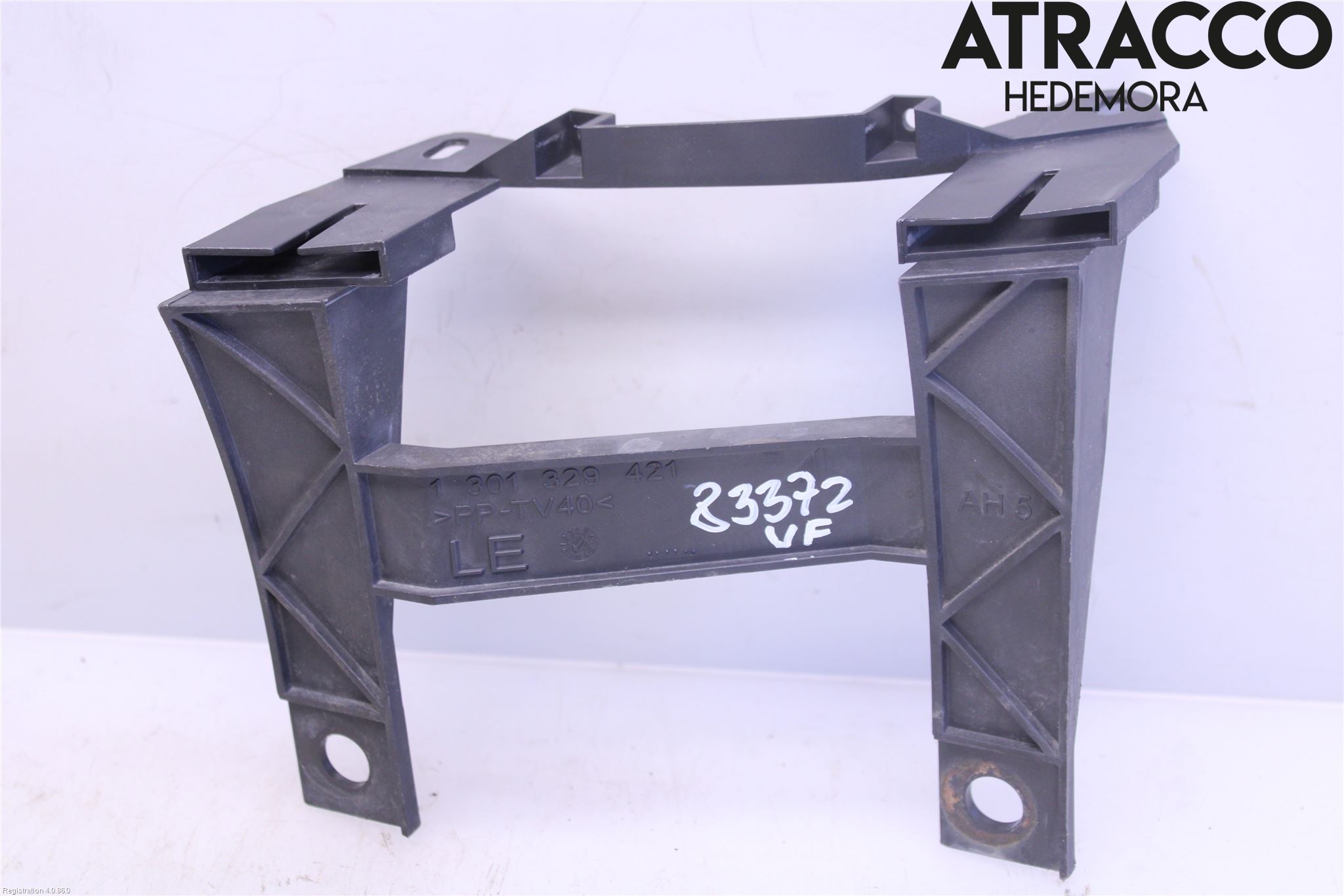 Volkswagen VW TRANSP/CARAVELLE (T5) 04-15 Strålkastarsarg Vänster