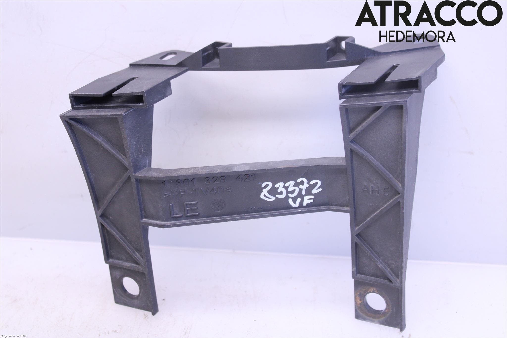 Volkswagen VW TRANSP/CARAVELLE (T5) 04-15 Strålkastarsarg Vänster