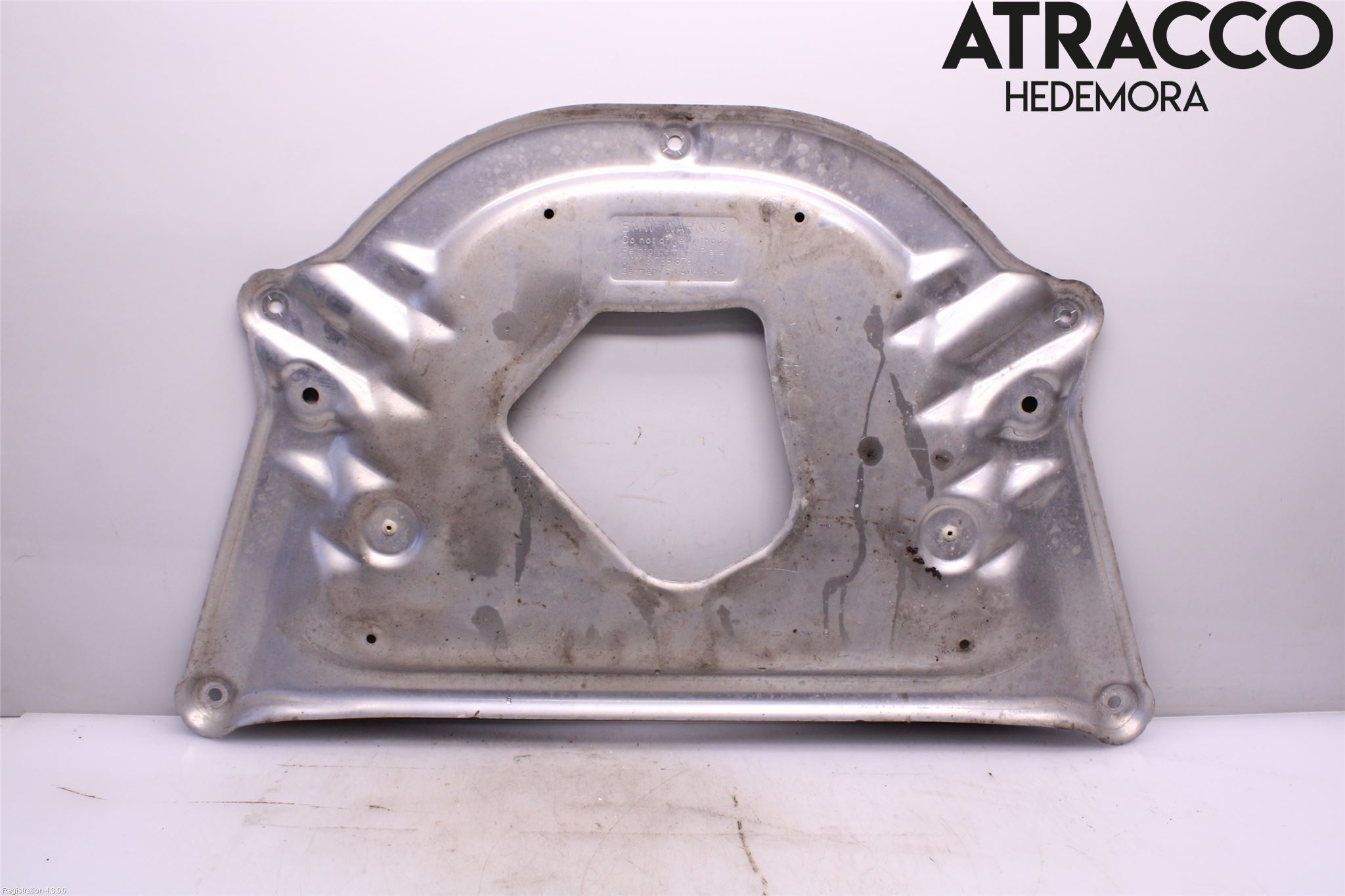 BMW 5 E60/61 Sed/Tou 02-10 Hasplåt Plåt-Plast