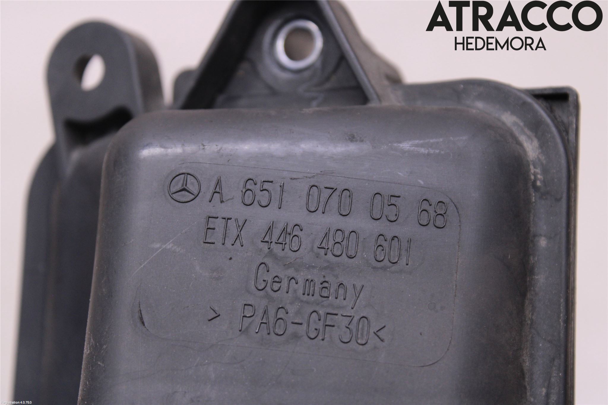 Mercedes-Benz MB E-KLASS (W212) 09-16 Vacuumtank