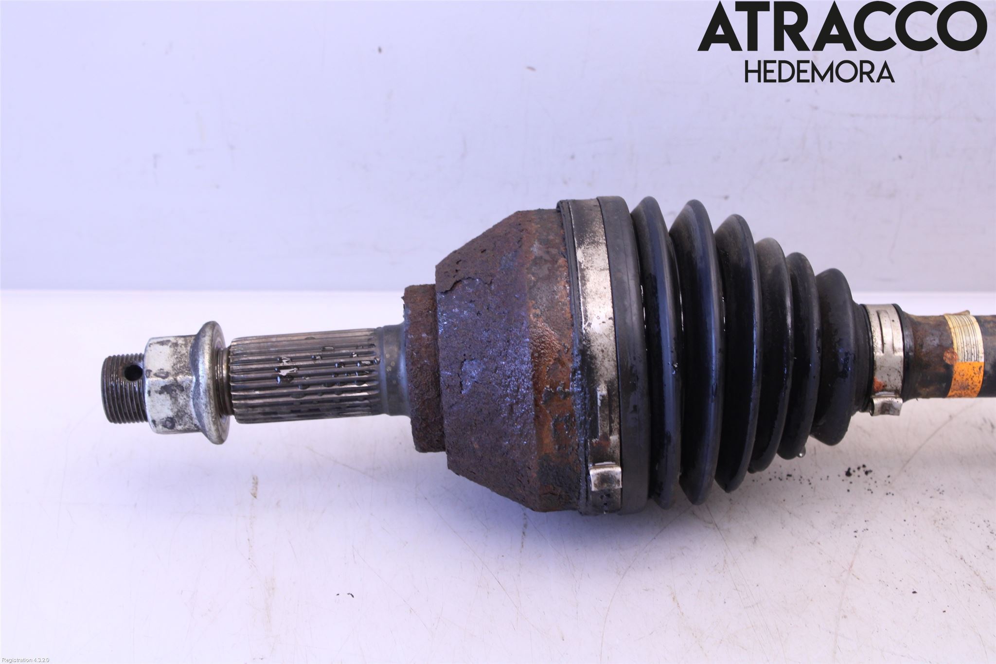 Nissan QASHQAI+2  10-14 Drivaxel Fram Vänster
