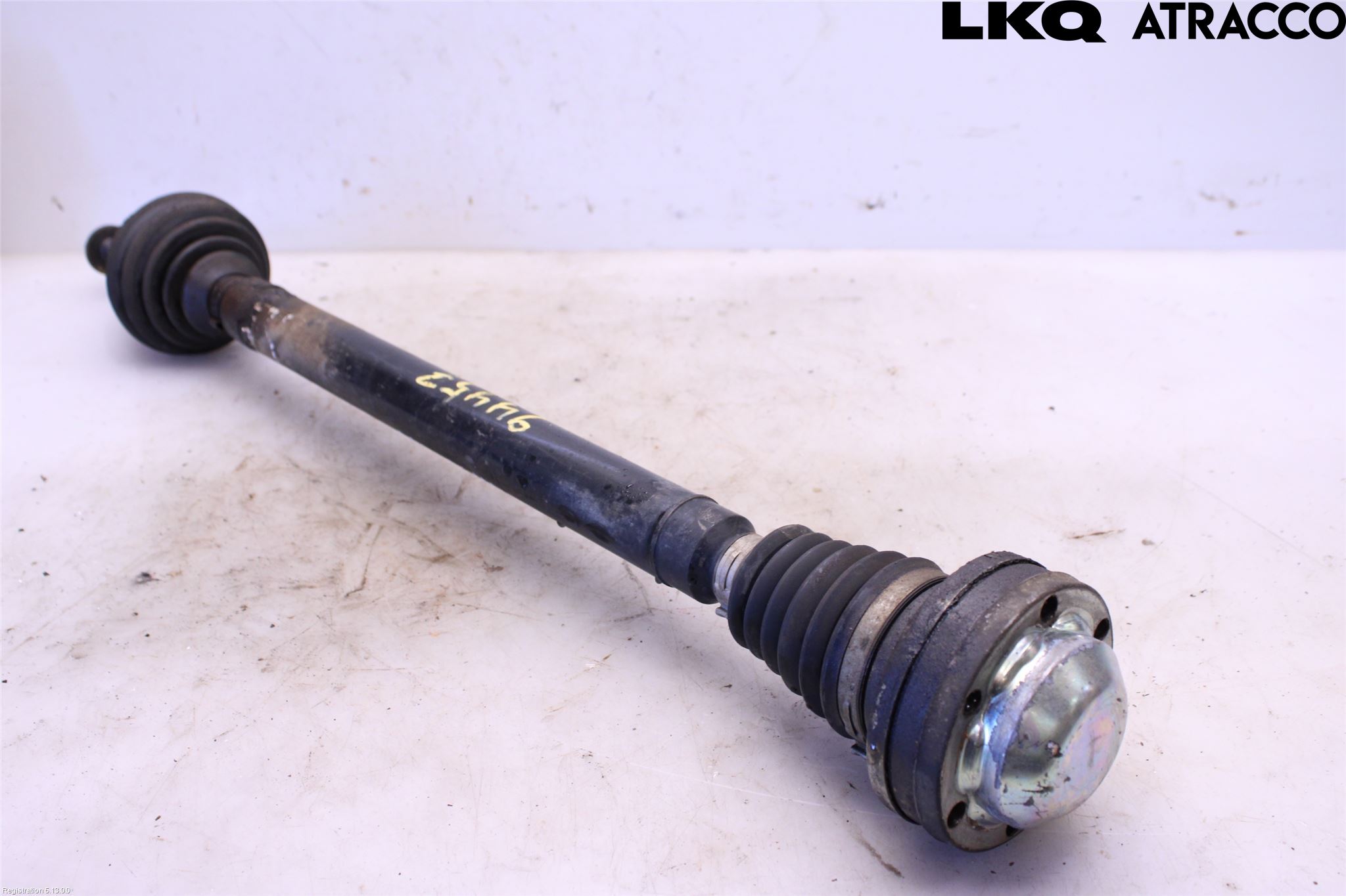 Volkswagen VW CADDY 11-15 Drivaxel Fram Höger