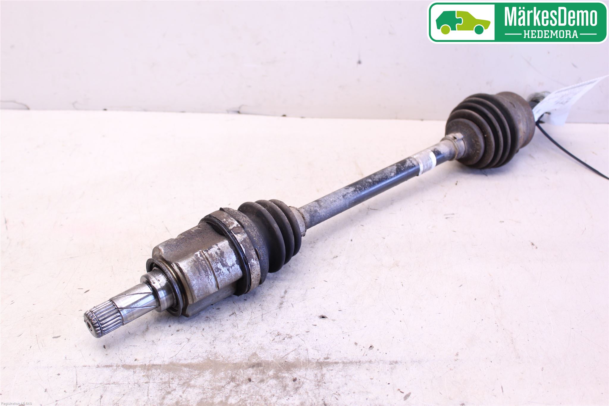 Opel CORSA D 07-14 Drivaxel Fram Vänster