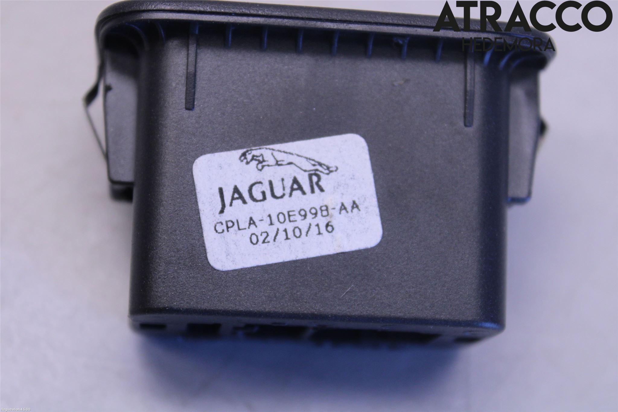 Jaguar F-PACE Strömställare Baklucka