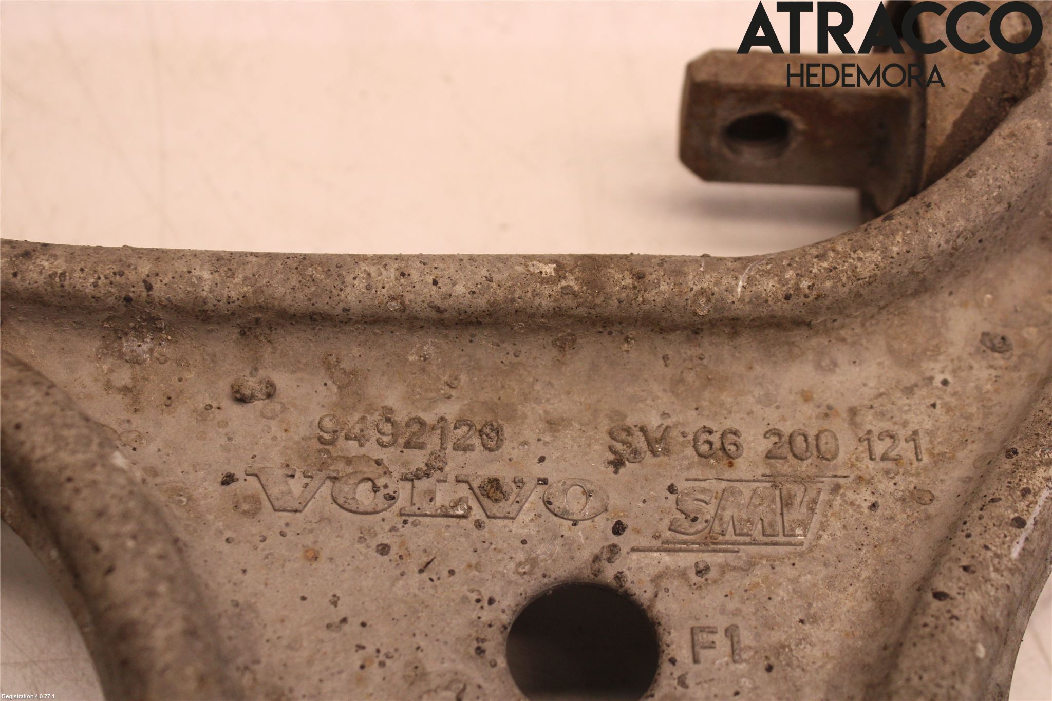 Volvo V70 05-08 Bärarm Fram Undre Hö