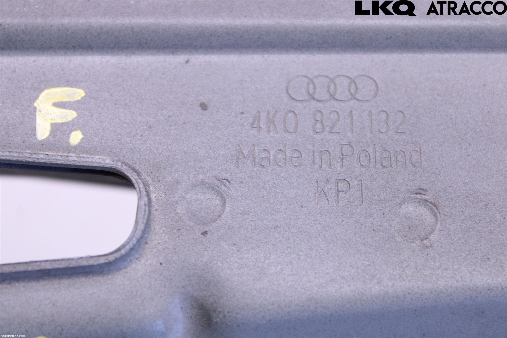 Audi A6 F2/C8 19- Skärmfäste Fram Hö