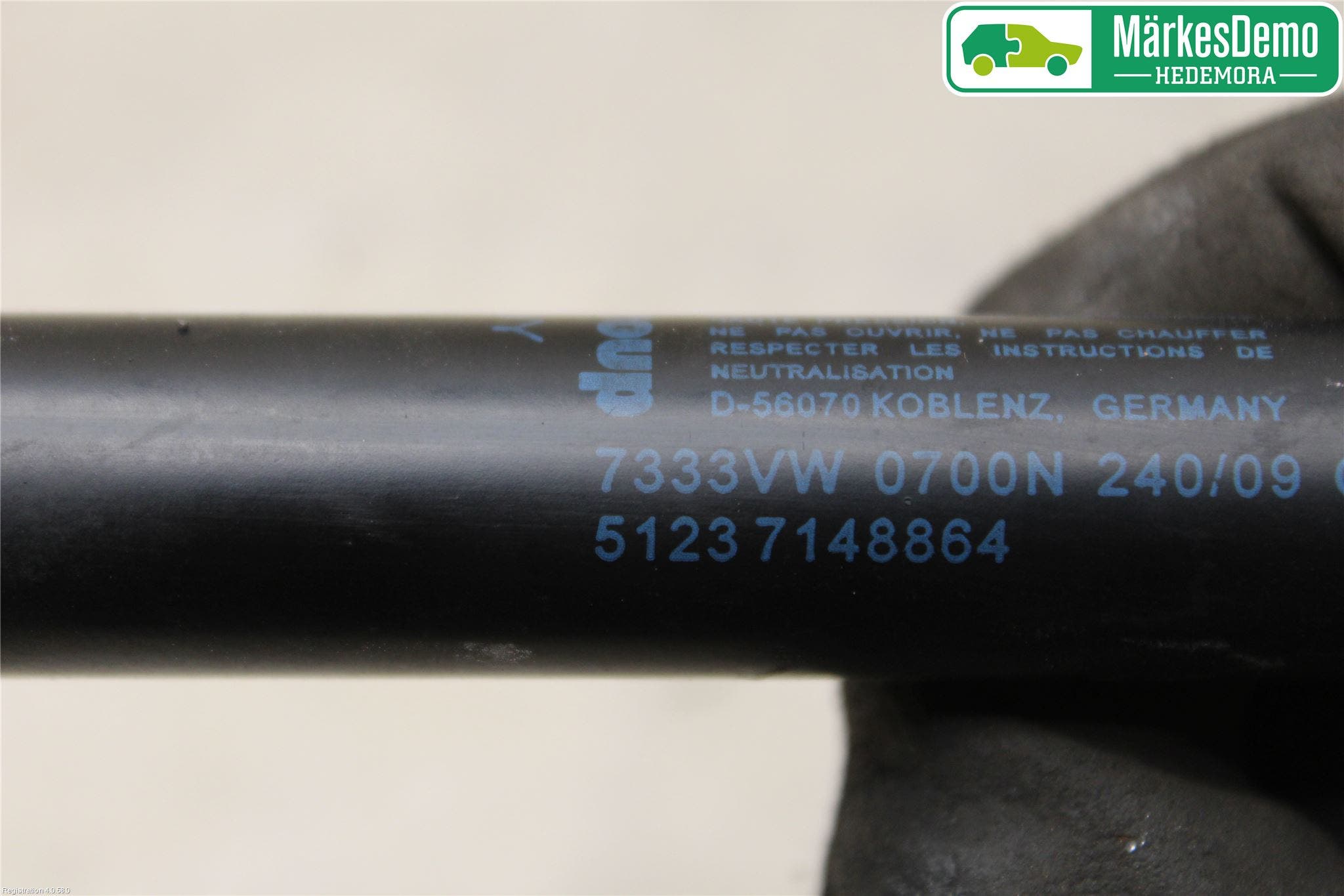 Mini CLUBMAN R55 06-14 Gasfjäder Motorhuv