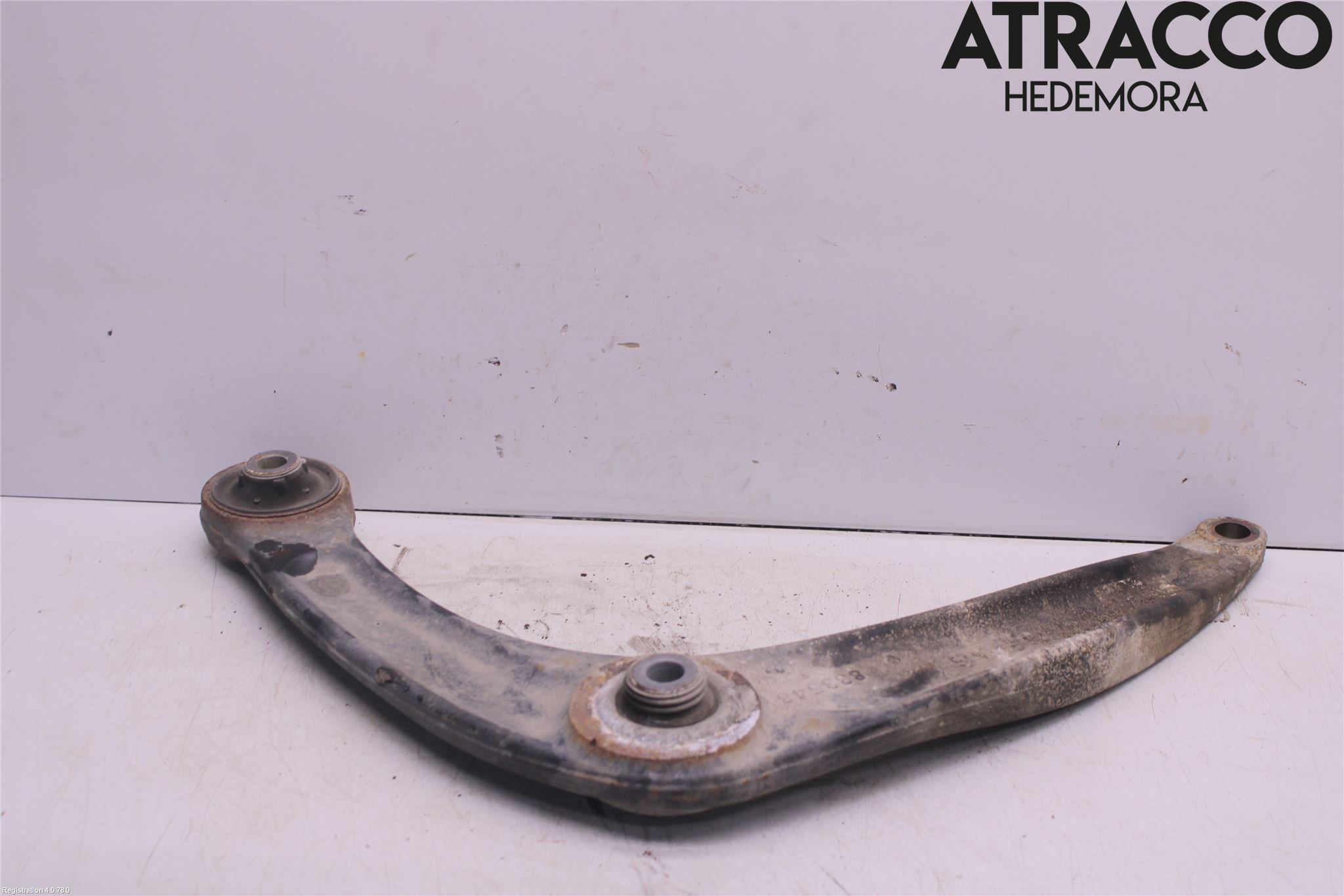 Peugeot 3008 09-16 Bärarm Fram Undre Vä