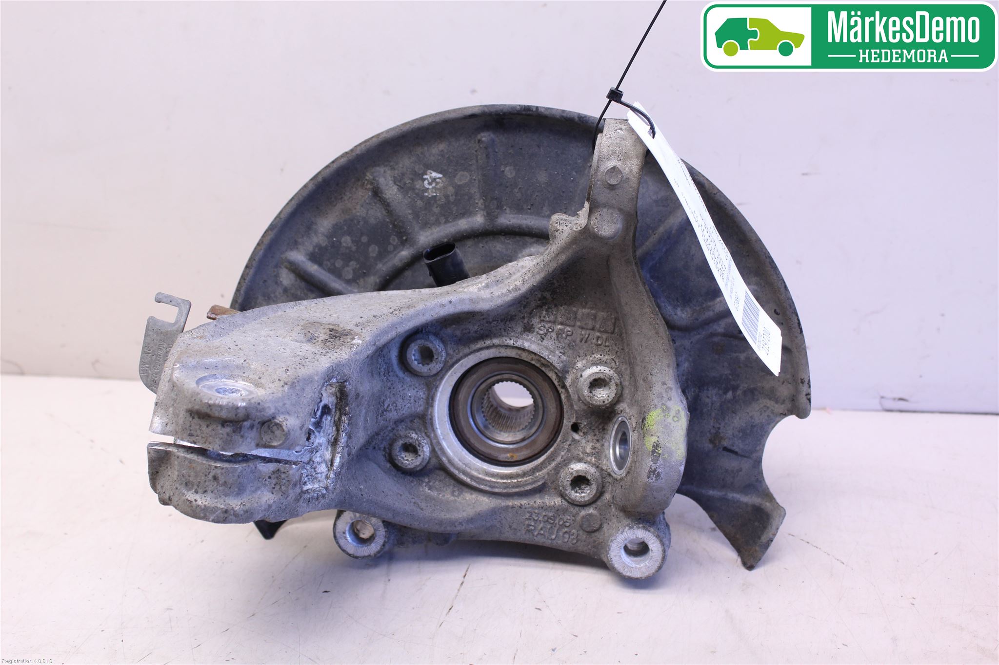 Volkswagen VW PASSAT 11-14 Styrspindel Lagerhus Hö