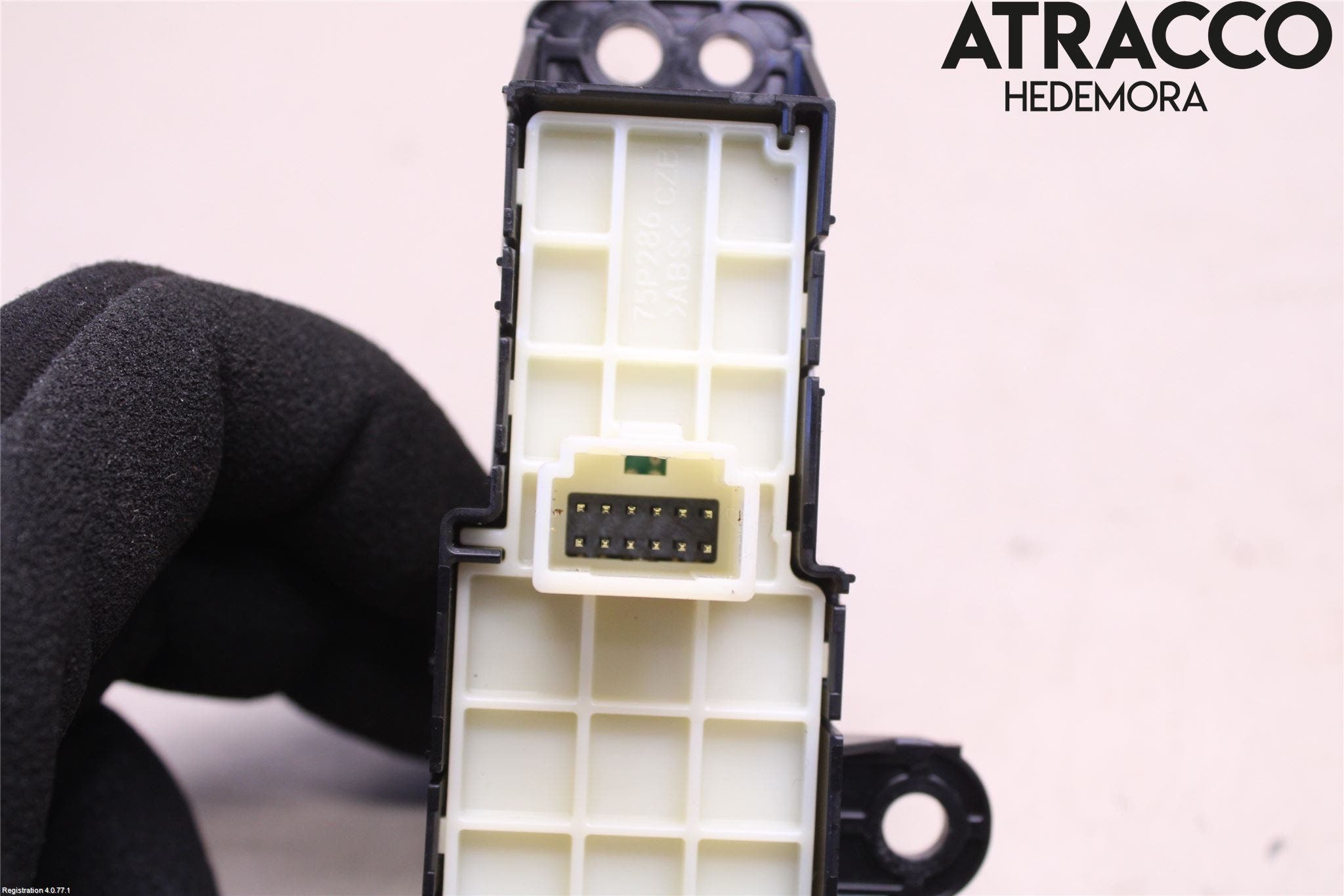 Toyota YARIS XP21 20- Strömställare Parkeringsbroms