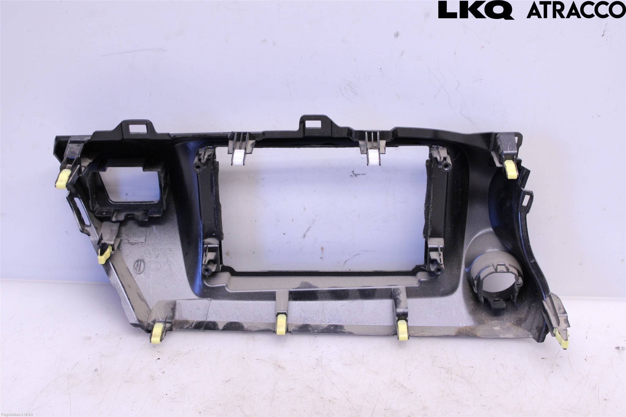Toyota HILUX 16- Instrument-Radio Sarg