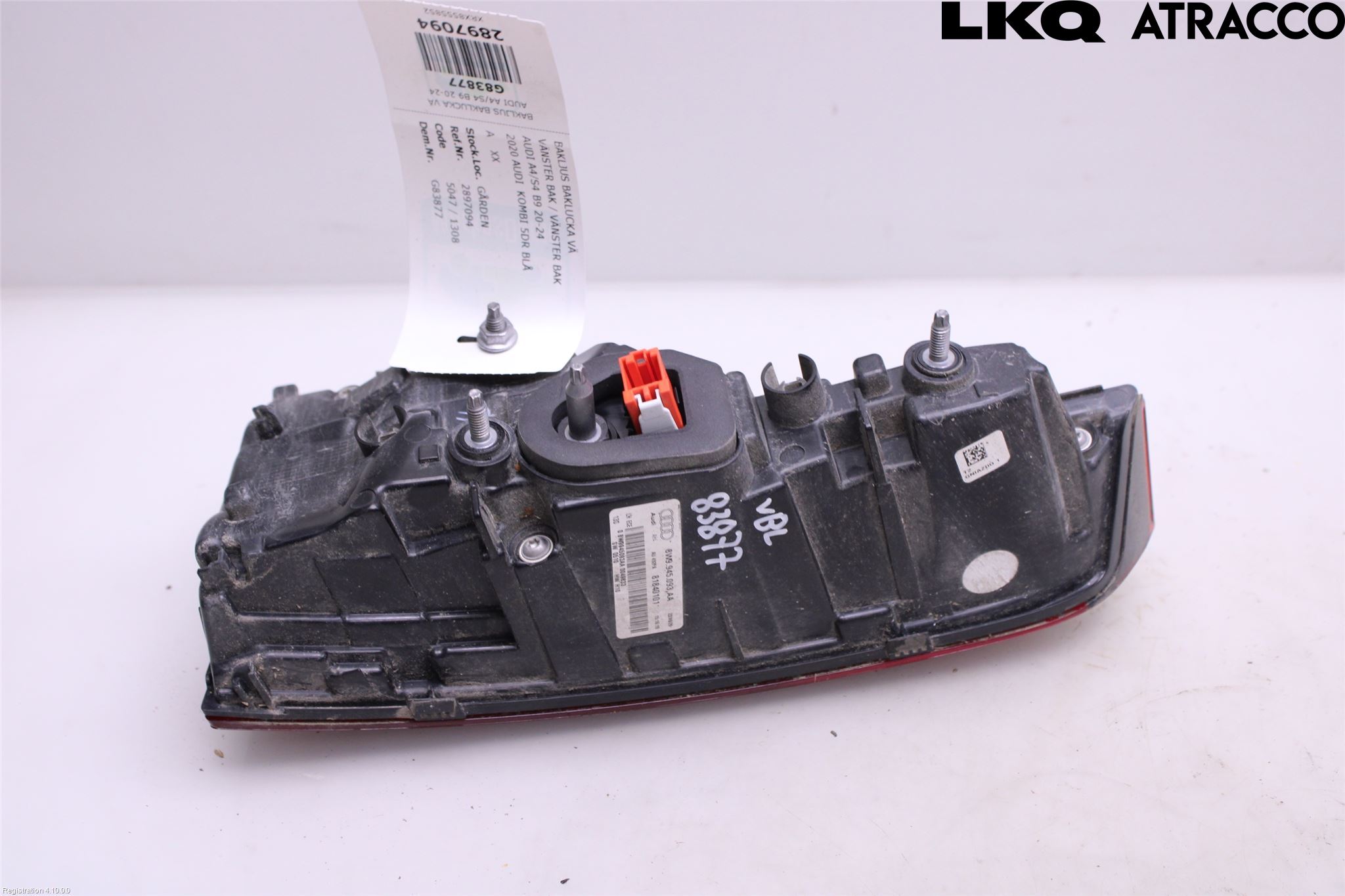 Audi A4/S4 B9 20- Bakljus Lucka Vä