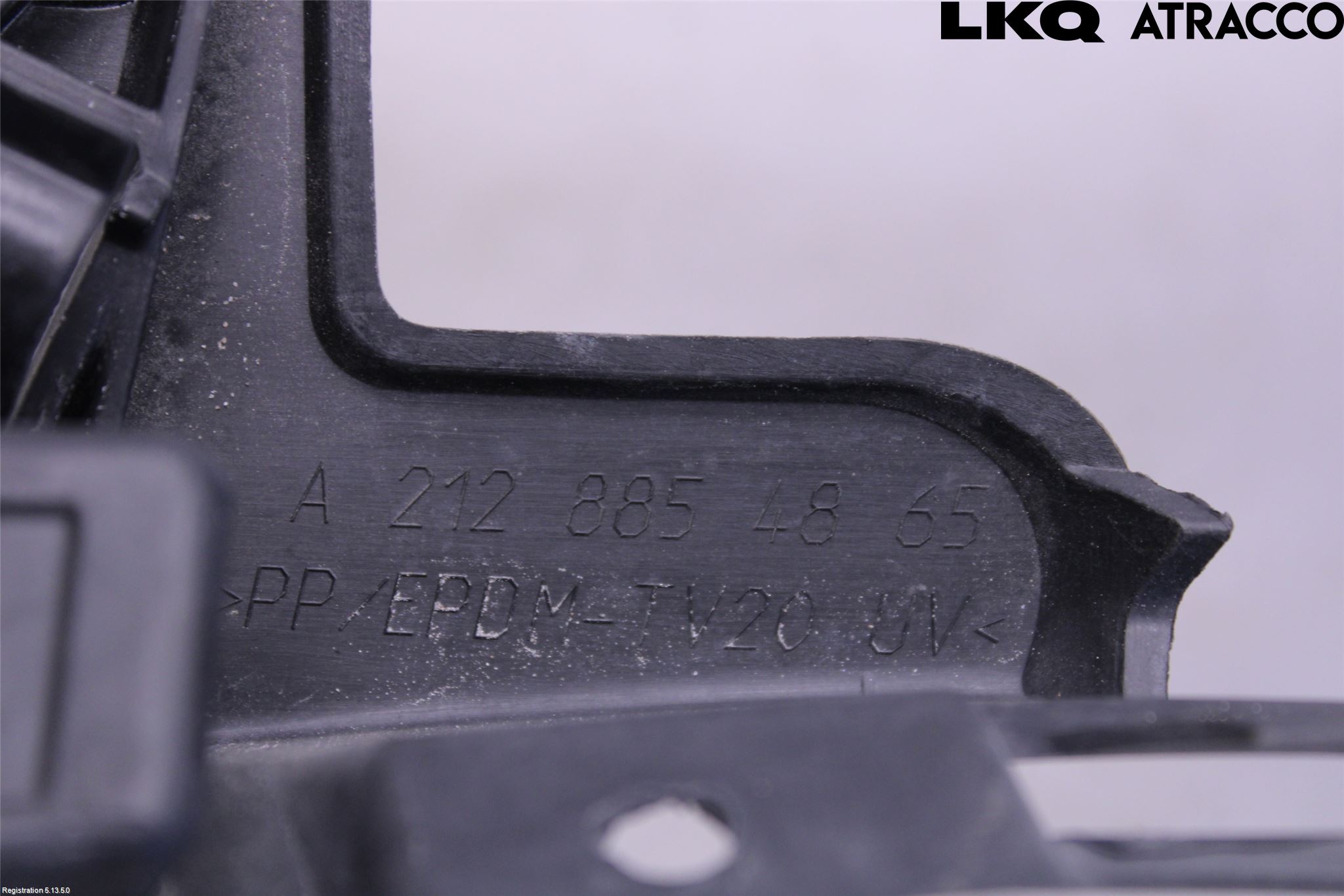 Mercedes-Benz MB E-KLASS (W212) 09-16 Stötfångarfäste Fram Hö