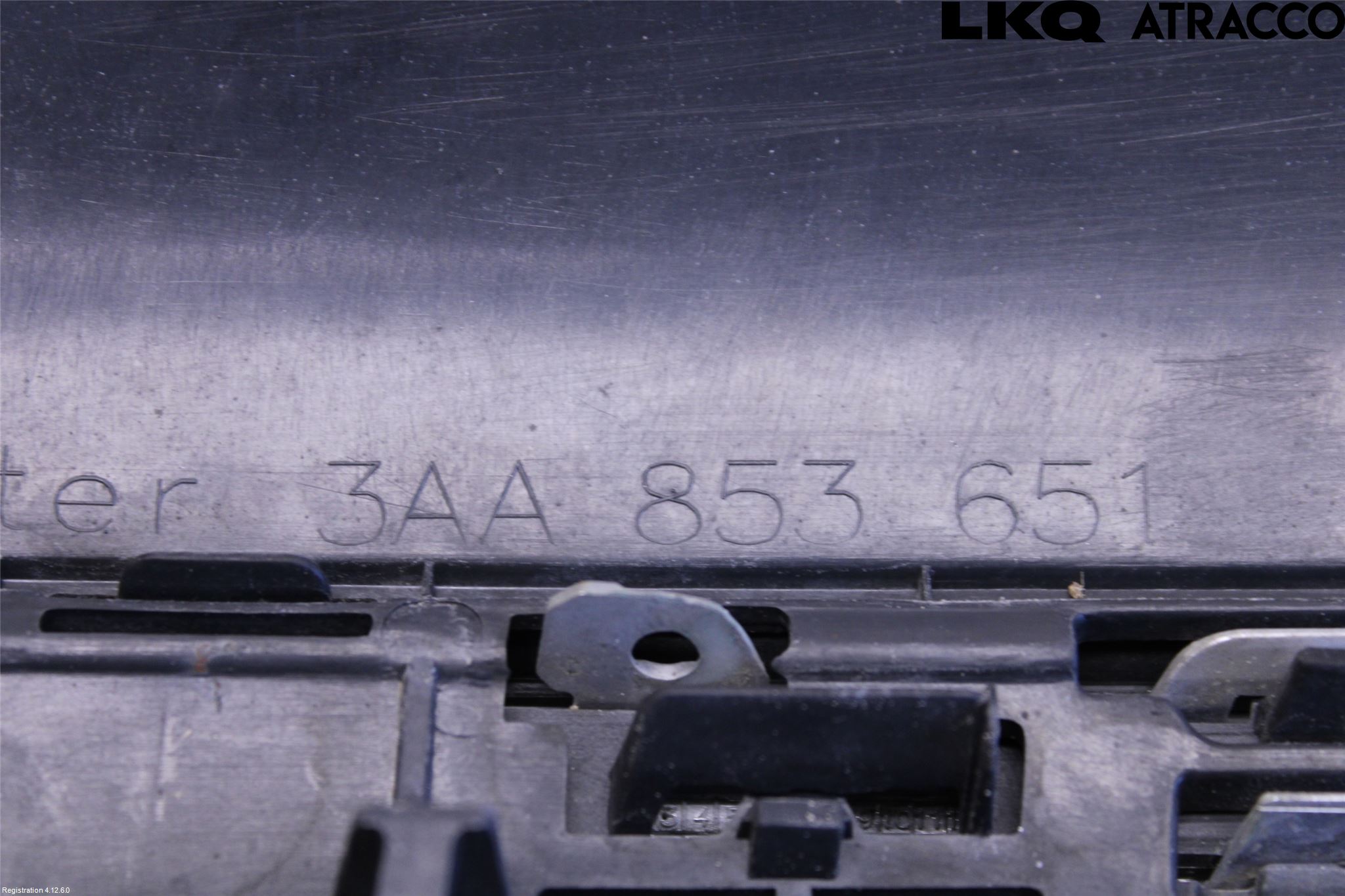 Volkswagen VW PASSAT 11-14 Grill Komp