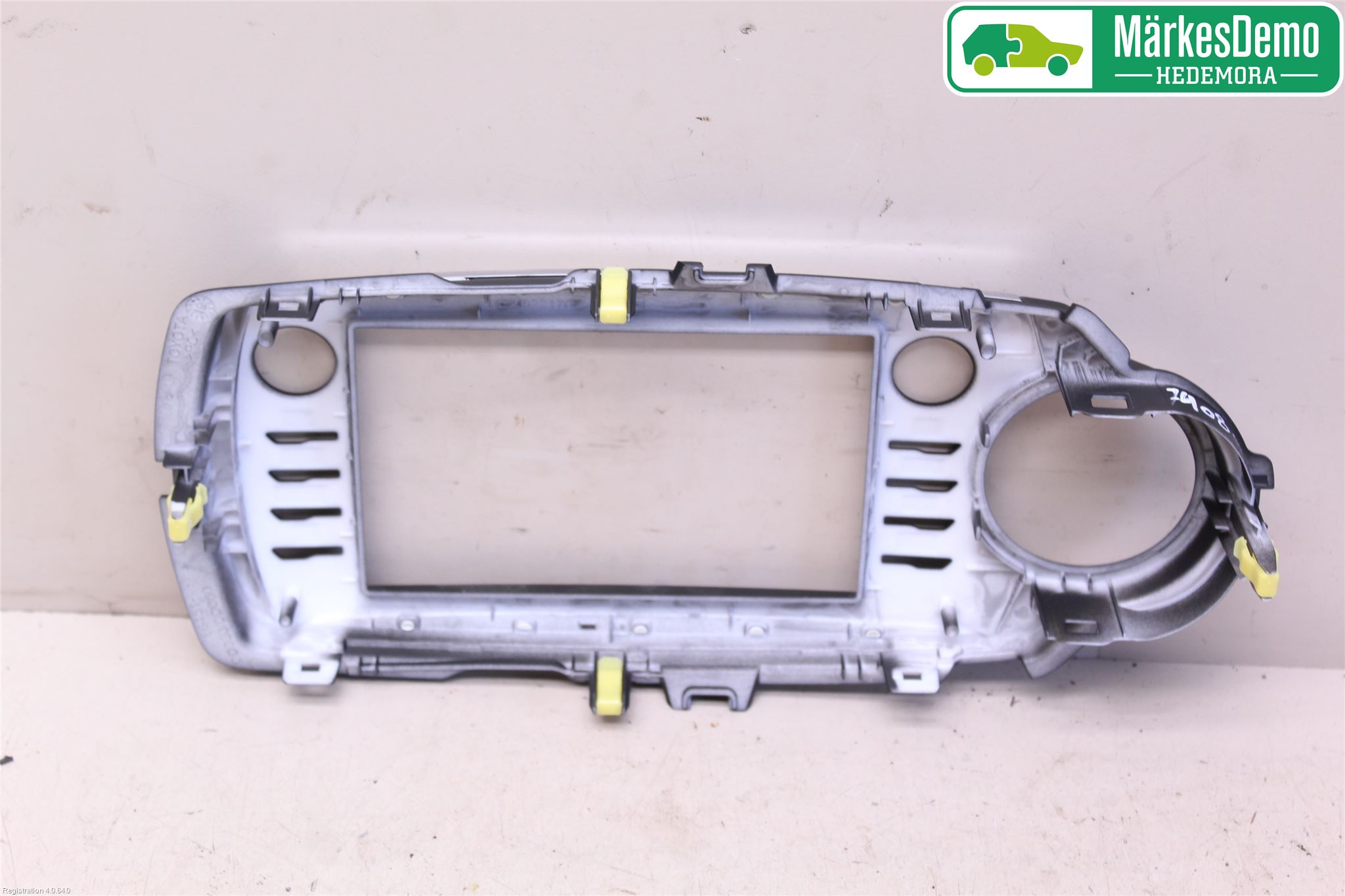 Toyota YARIS XP130 15-20 Instrument-Radio Sarg
