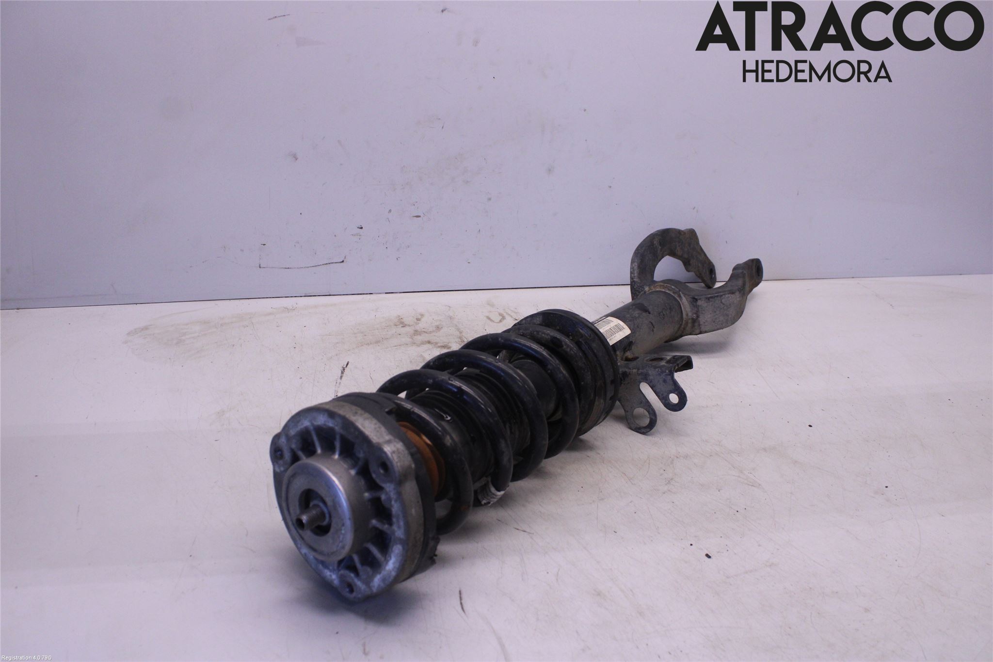 BMW 5 F10/F11/F18 09-17 Fjäderben Fram Höger
