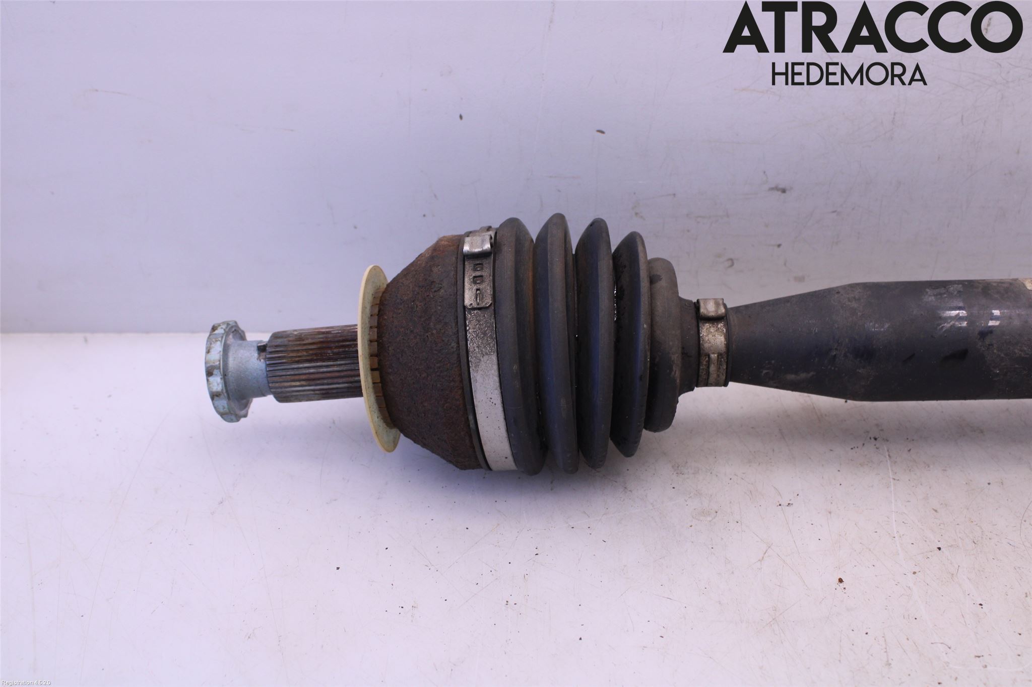 Volkswagen VW POLO 10-17 Drivaxel Fram Höger