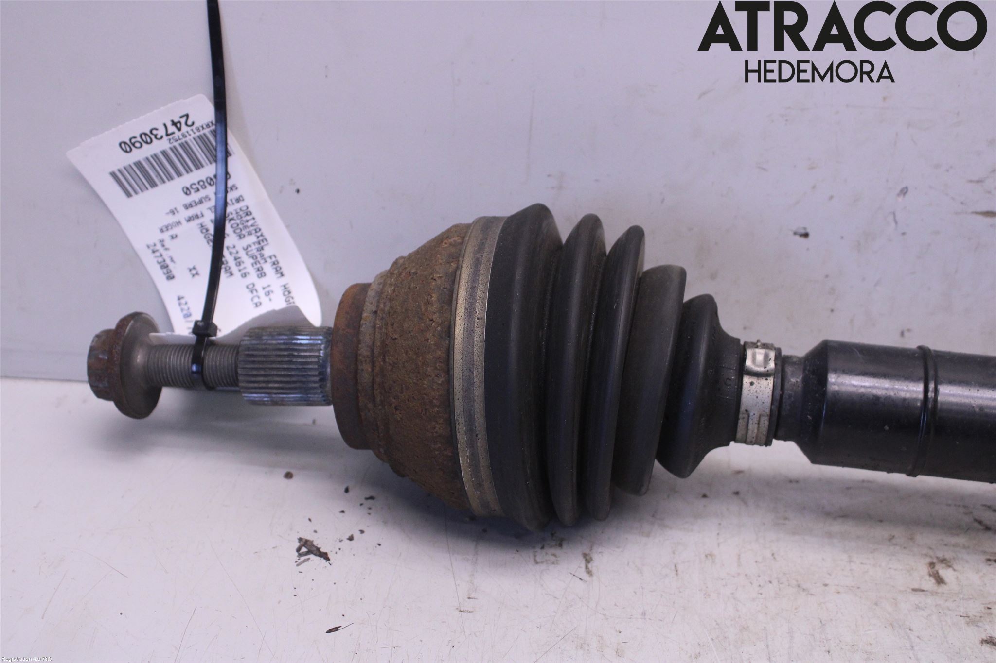 Skoda SUPERB 16-24 Drivaxel Fram Höger