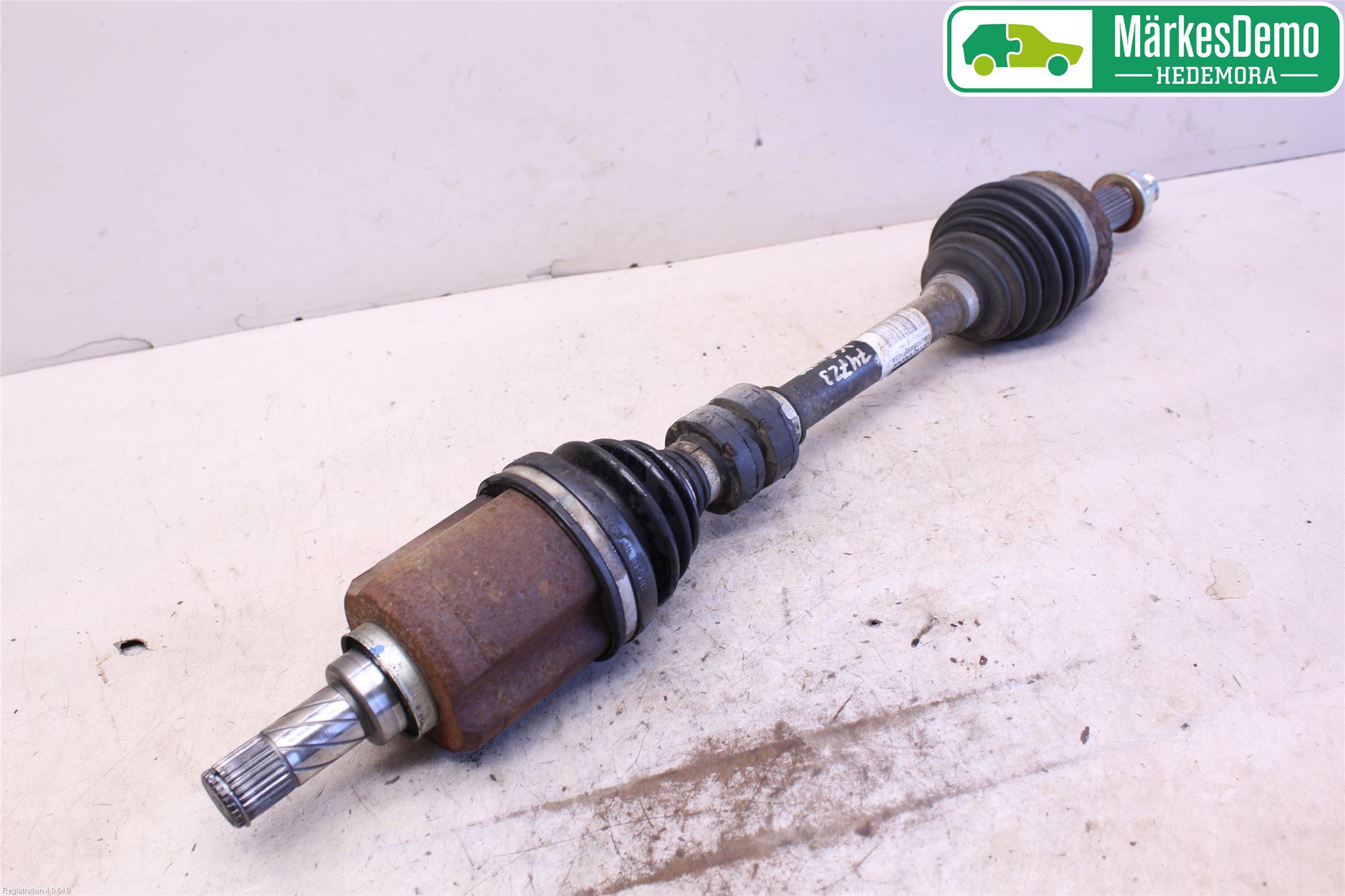 Nissan QASHQAI 10-14 Drivaxel Fram Vänster